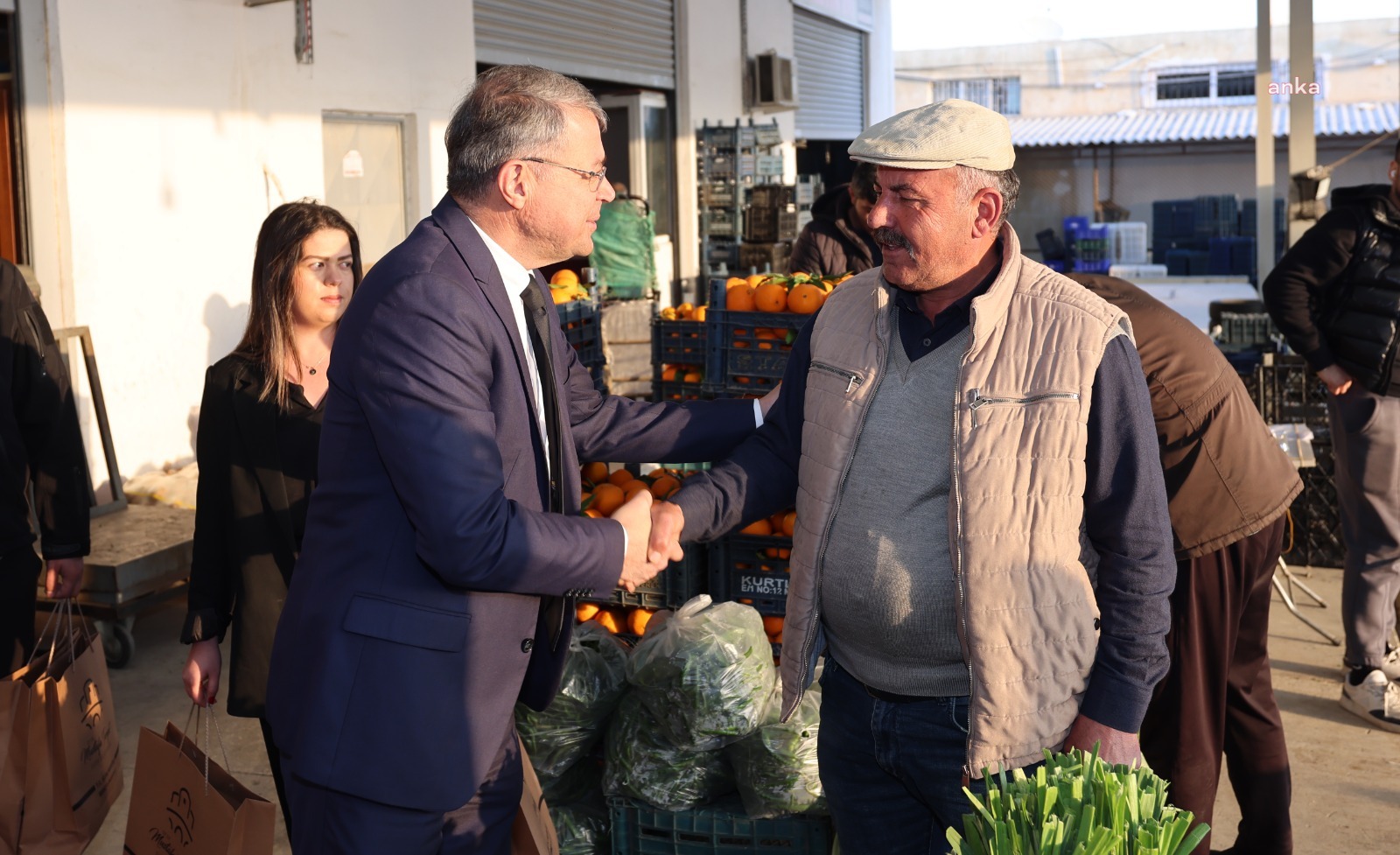 Silifke Belediye Başkanı Turgut'tan Meyve ve Sebze Hali’ne ziyaret