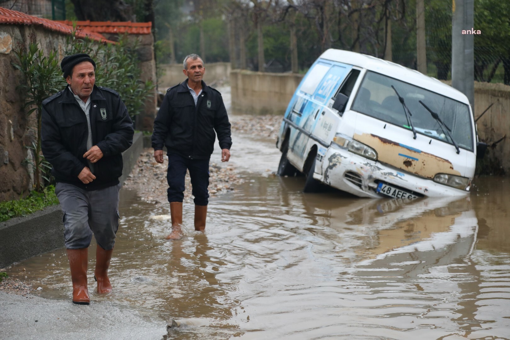 Bodrum Belediyesi ekiplerinin yağmur mesaisi devam ediyor