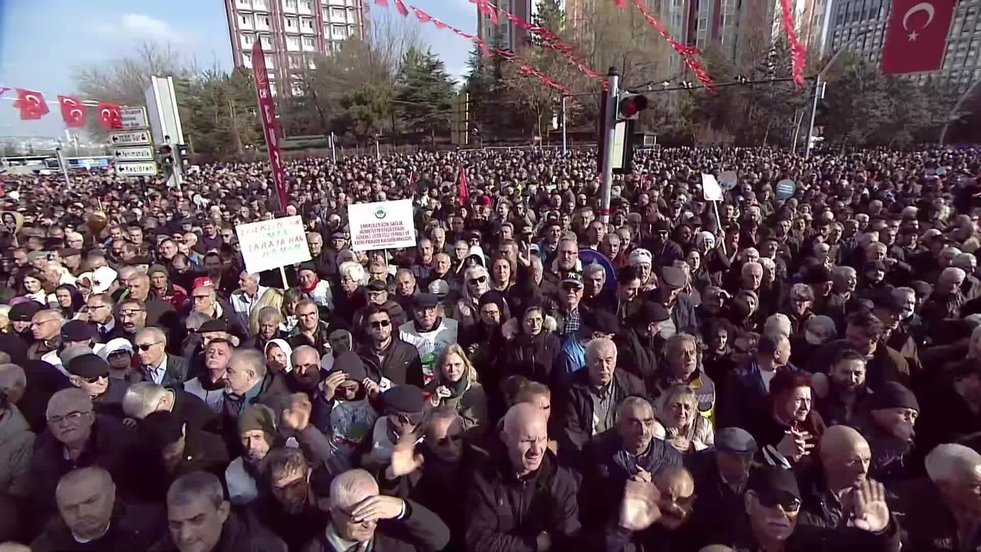 "Yurttaş Sesleniyor, Haklarımızı Alacağız" Mitingi... Tüketici Hakları Derneği Başkanı Kılıç: "Temel ihtiyacımızın karşılandığı onurlu bir yaşam istiyoruz"