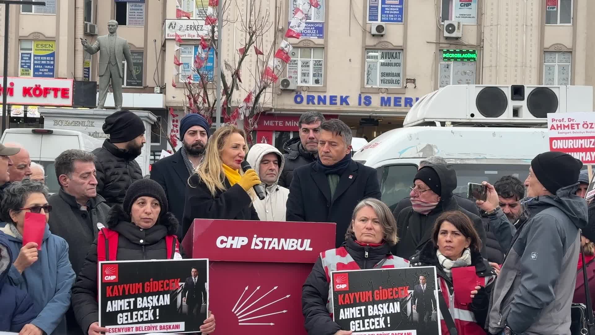 CHP Genel Başkan Yardımcısı Aylin Nazlıaka, Esenyurt’ta Demokrasi Nöbeti’nde: "Demokrasinin kanını emmeye çalışan bu insanlara asla izin vermeyeceğiz"