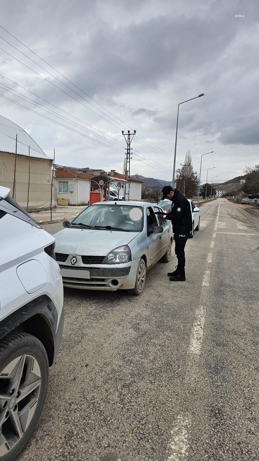  Malatya’da okul ve yurt çevrelerinde güvenlik uygulaması gerçekleştirildi, bin 300’ü aşkın sorgulama yapıldı