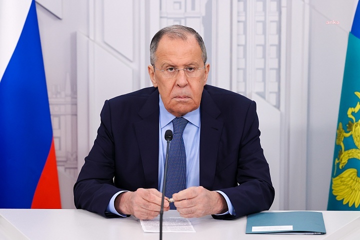 Rusya Dışişleri Bakanı Lavrov: “Suriye'deki Rus askeri üslerinin varlığı ve faaliyet koşulları Suriye'nin yeni yönetimiyle müzakere konusu olabilir” 