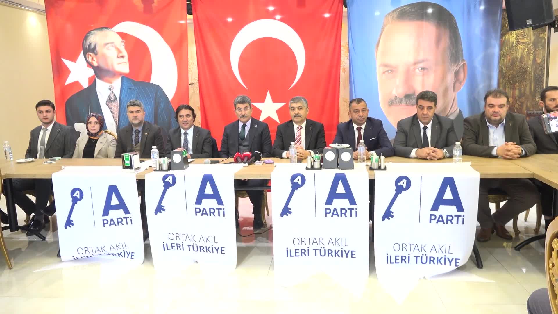 A Parti Genel Başkan Yardımcısı Ayhan Erel: "AK Parti uzatmalara oynuyor, siyasi ömrünü tamamladı"