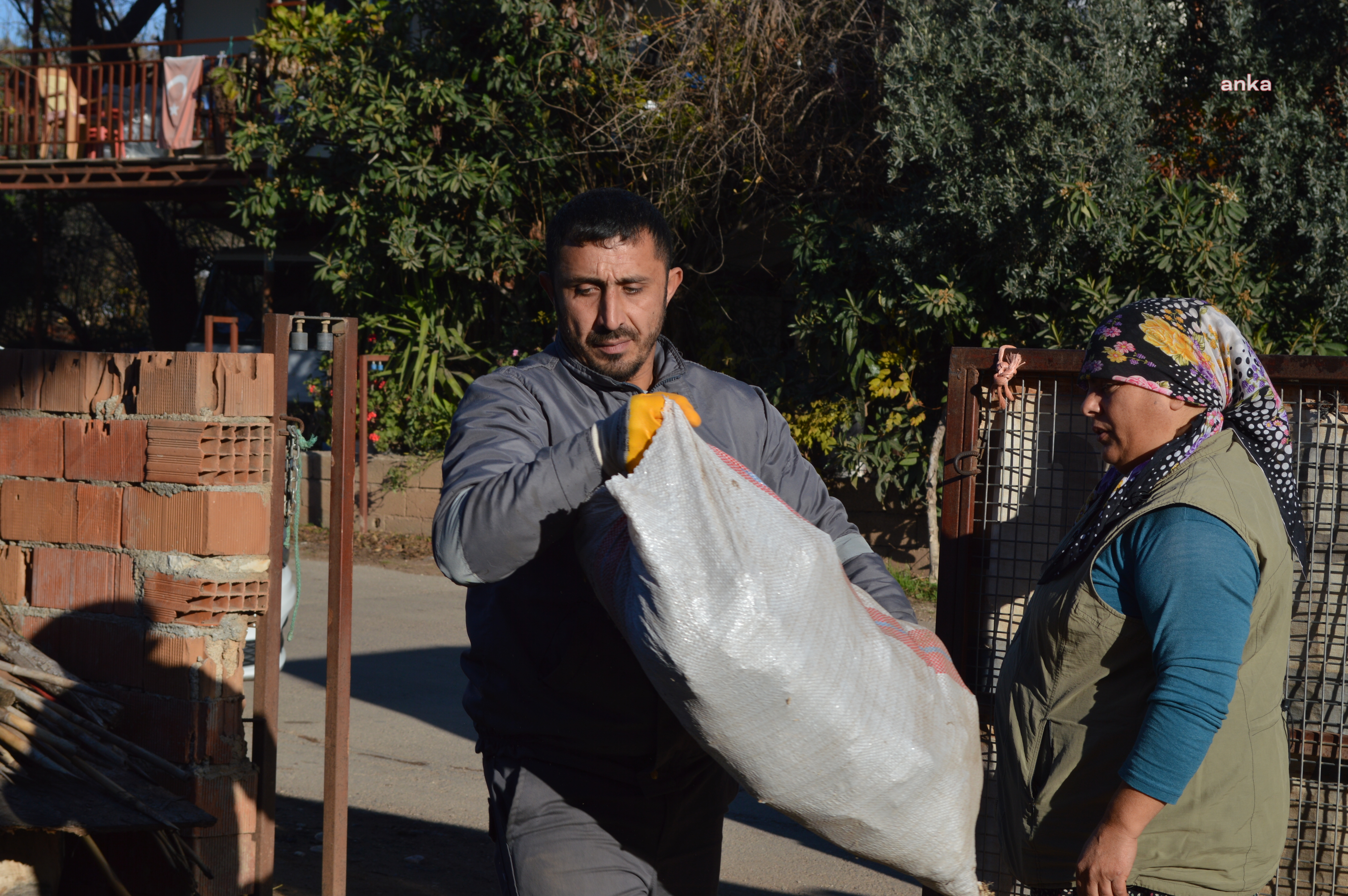 Konyaaltı Belediyesi'nden çiftçilere yakıt desteği