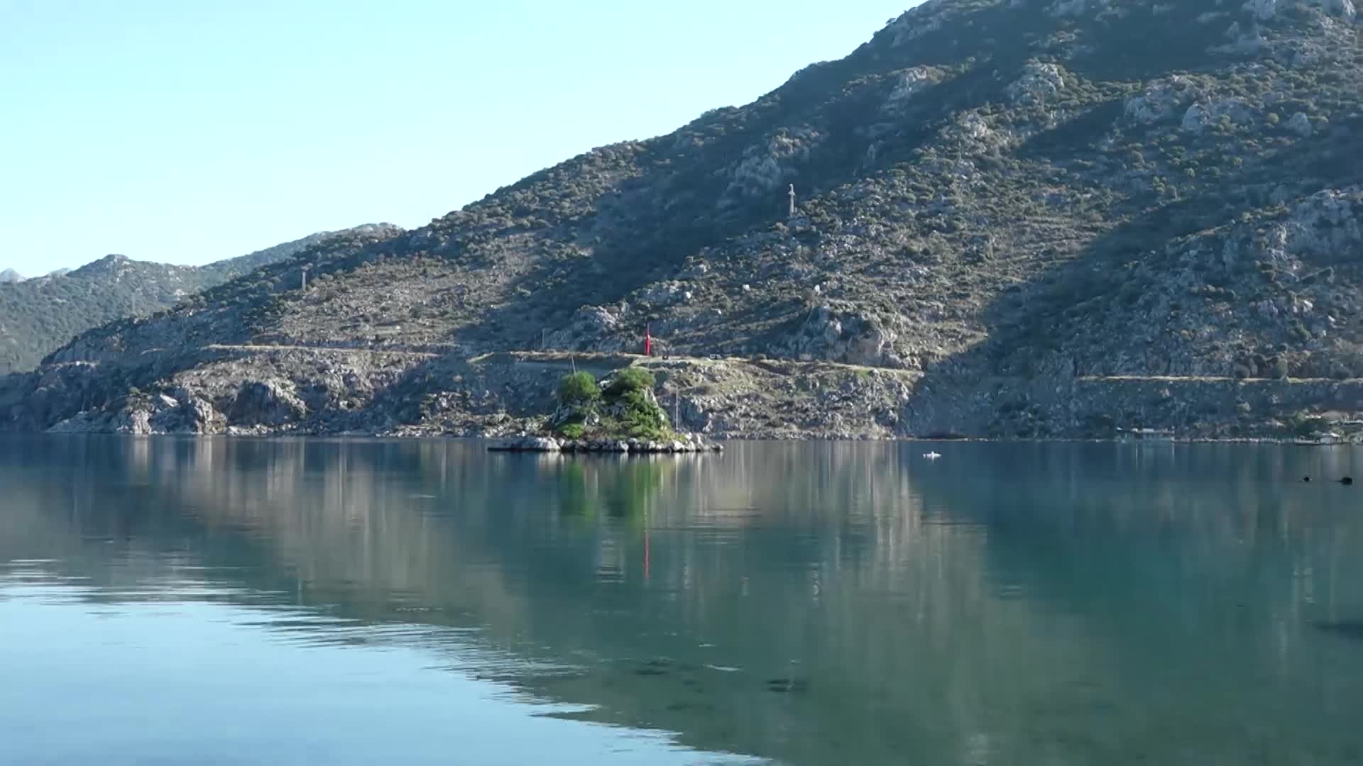 Marmaris Selimiye'de planlanan marina için ÇED bilgilendirme toplantısı, vatandaşların yoğun protestosu nedeniyle yapılamadı