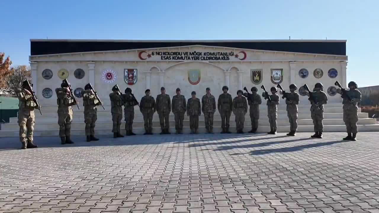 Kara Kuvvetleri Komutanı Orgeneral Bayraktaroğlu sınır bölgesinde denetlemelerde bulundu