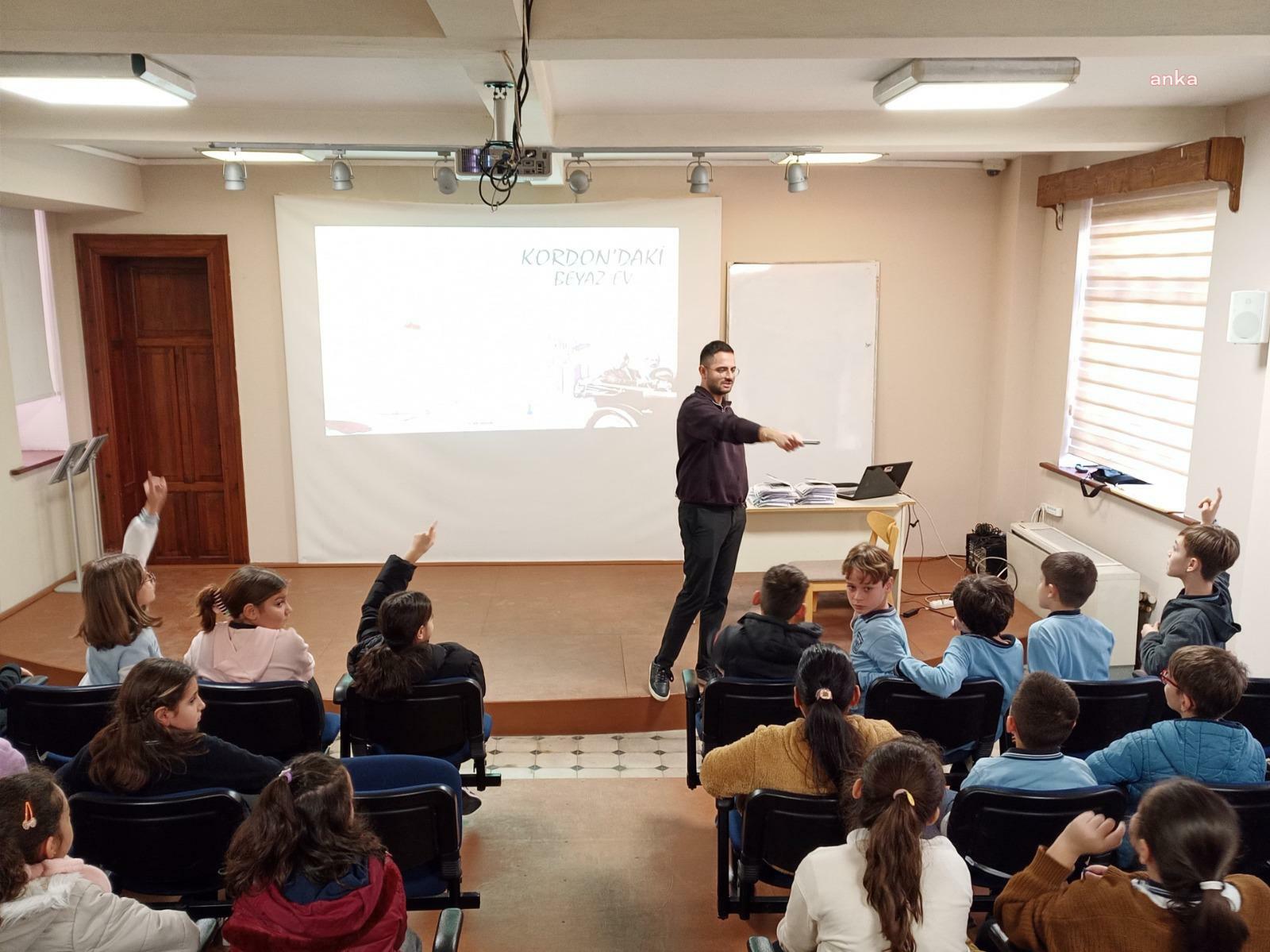 İzmir’in tarihini sergiler, atölyeler ve öykülerle öğreniyorlar