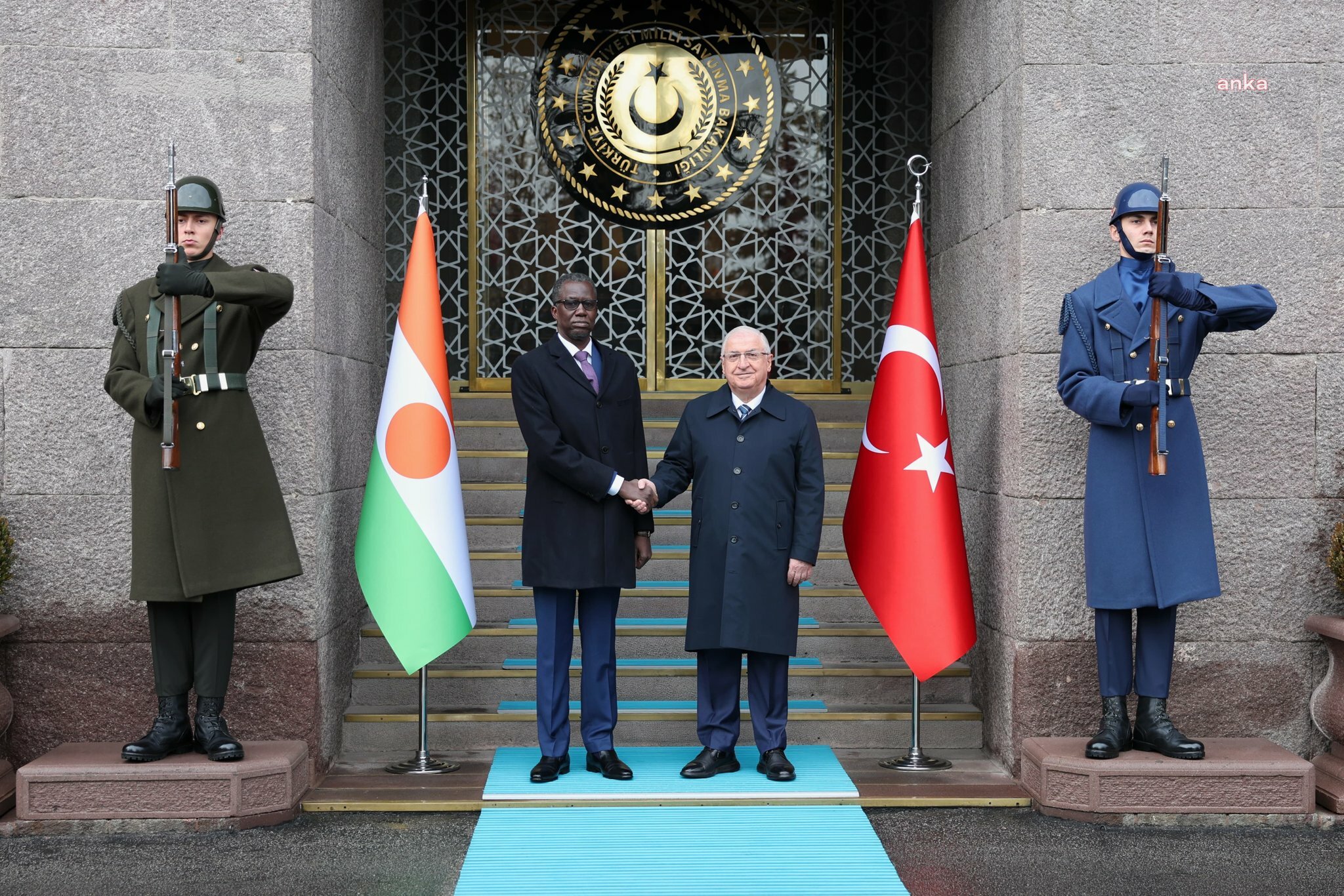 Bakan Güler, Nijer Savunma Bakanı ile bir araya geldi