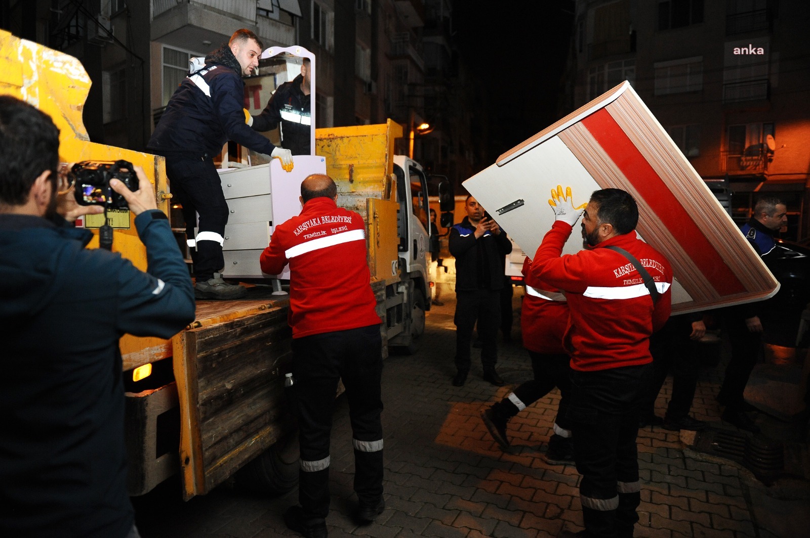 Karşıyaka Belediyesi'nden kamu alanı işgaline karşı mücadele