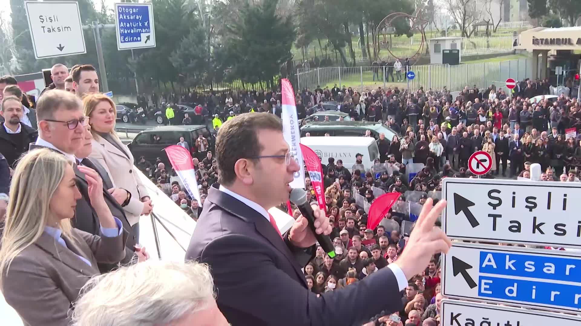 İmamoğlu ve Yavaş İstanbul Adliyesi önünde birlikte seslendi... İmamoğlu: "Bu işten kurtulmanın yolu sandık. Sandık gelecek, bu iktidar gidecek"