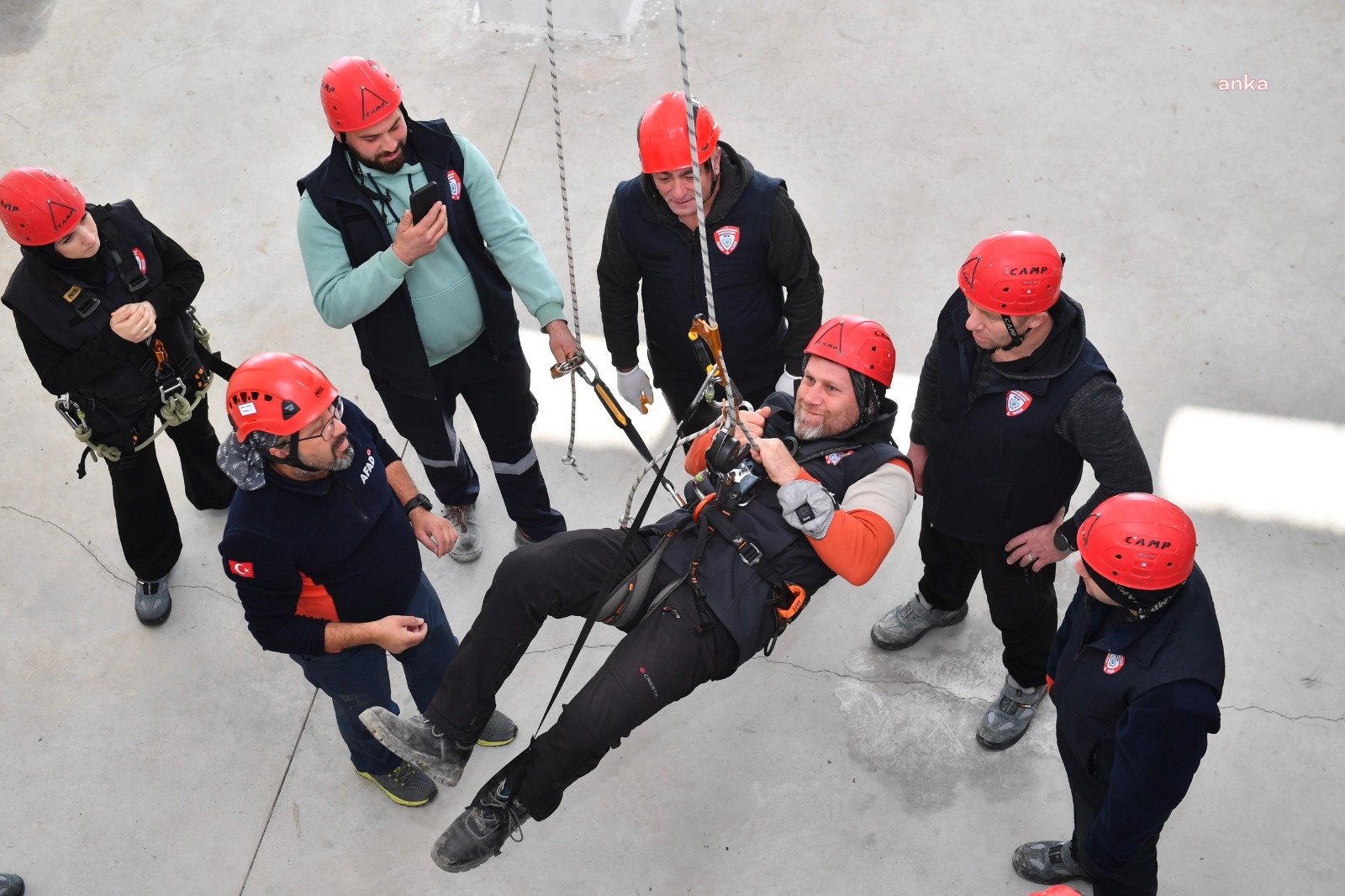 Ortahisar Belediyesi ekipleri, "Afet ve Acil Yardım" eğitimi alıyor