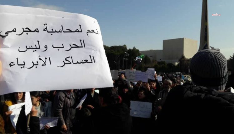 Suriye’de yeni yönetimin bazı tutuklulara işkence yaptığını gösteren görüntüler protesto eylemlerine neden oldu