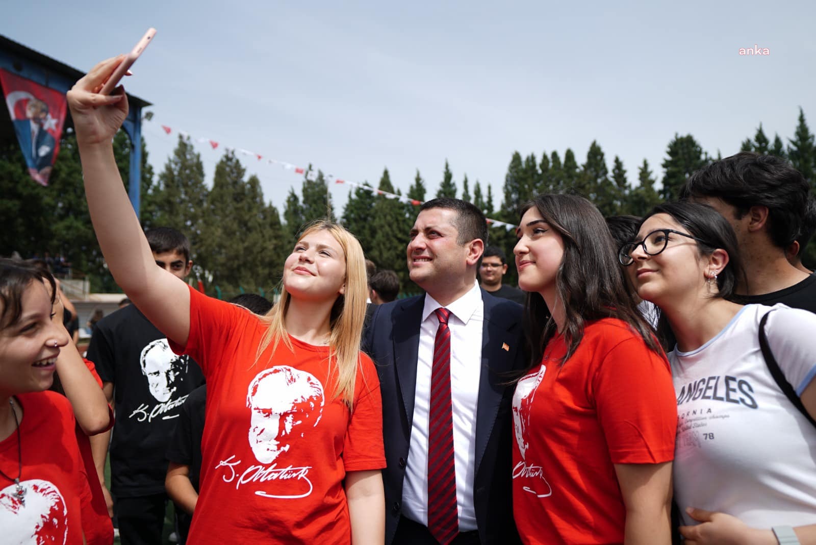 Torbalı Belediyesi’nden öğrencilere hem eğitim hem de ulaşım desteği