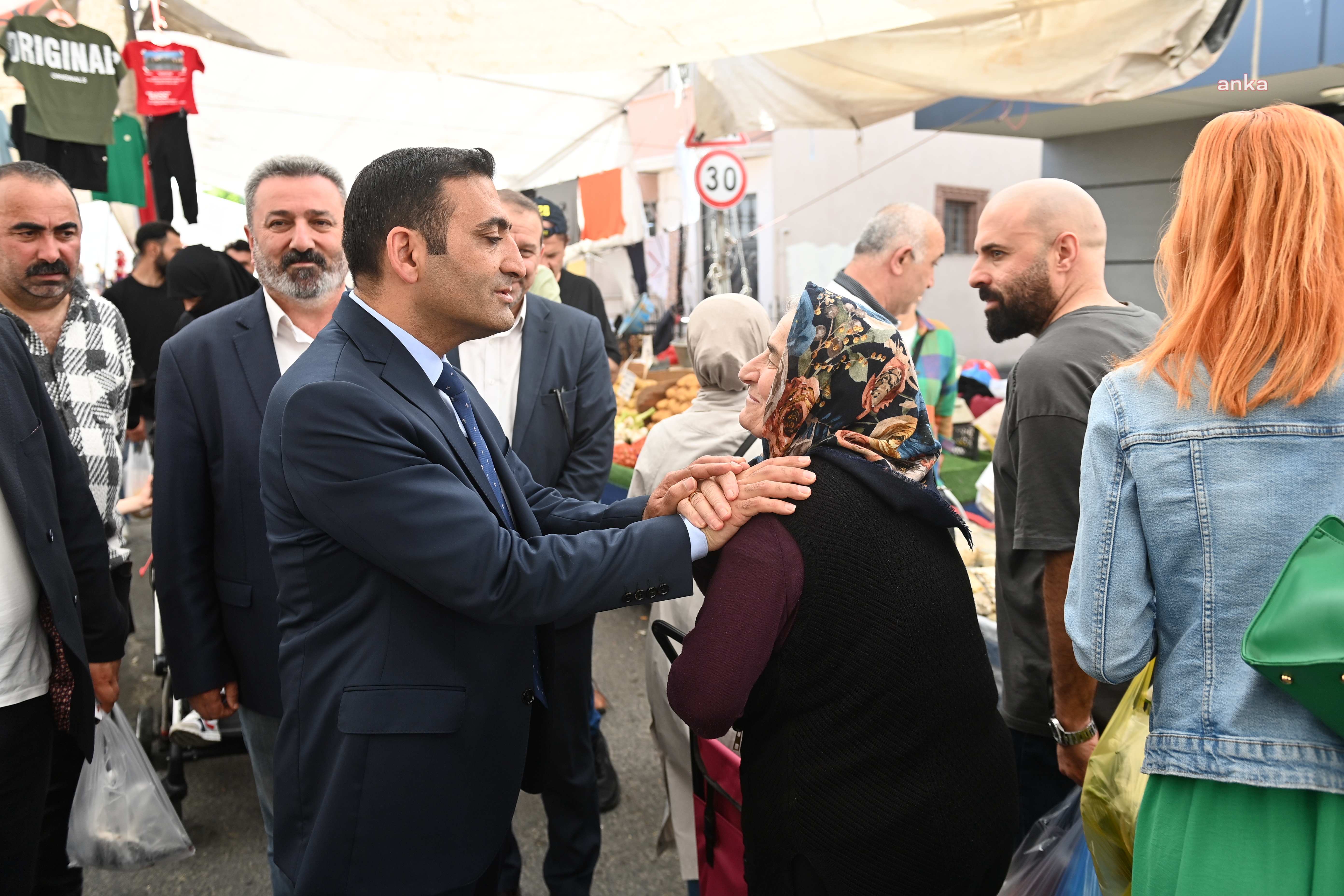 Beyoğlu Belediyesi’nden emeklilere 10 bin TL pazar desteği