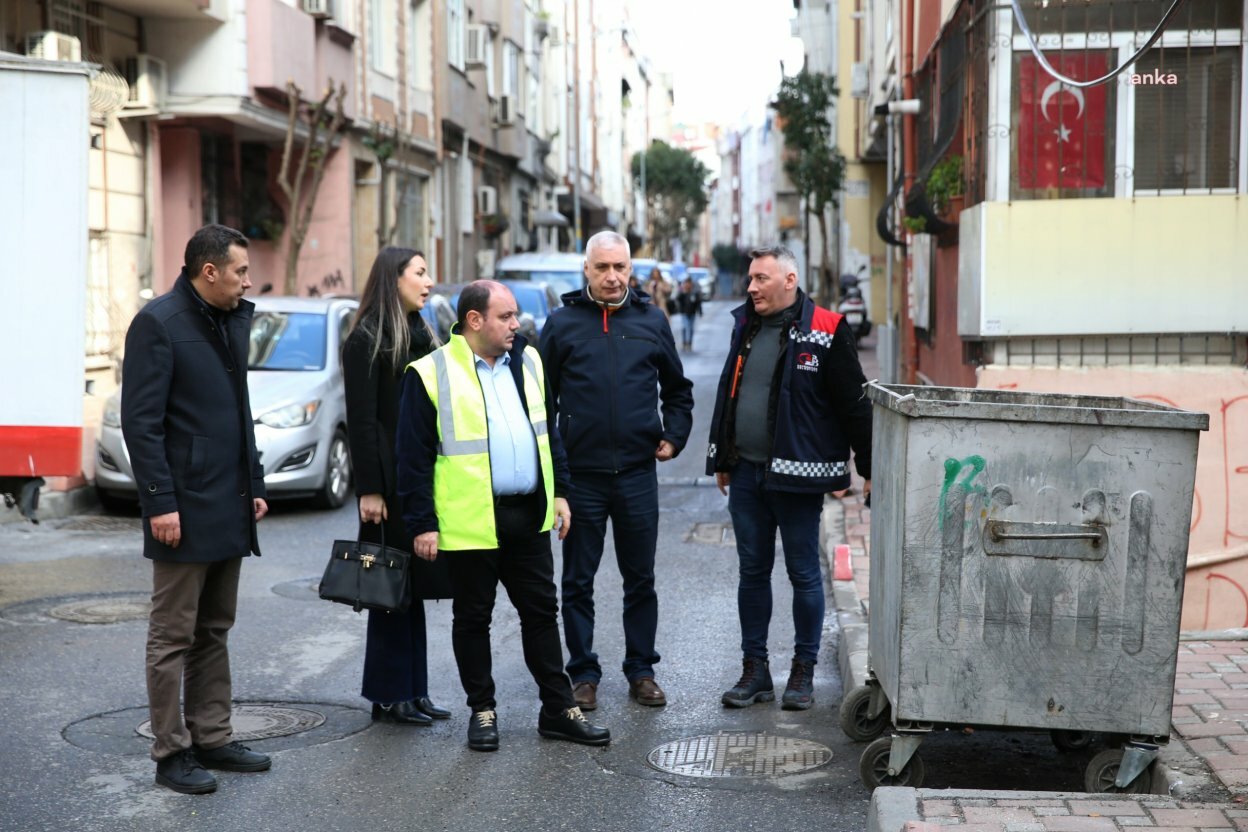 Bayrampaşa Belediyesi, ilçedeki temizlik çalışmalarını sürdürüyor