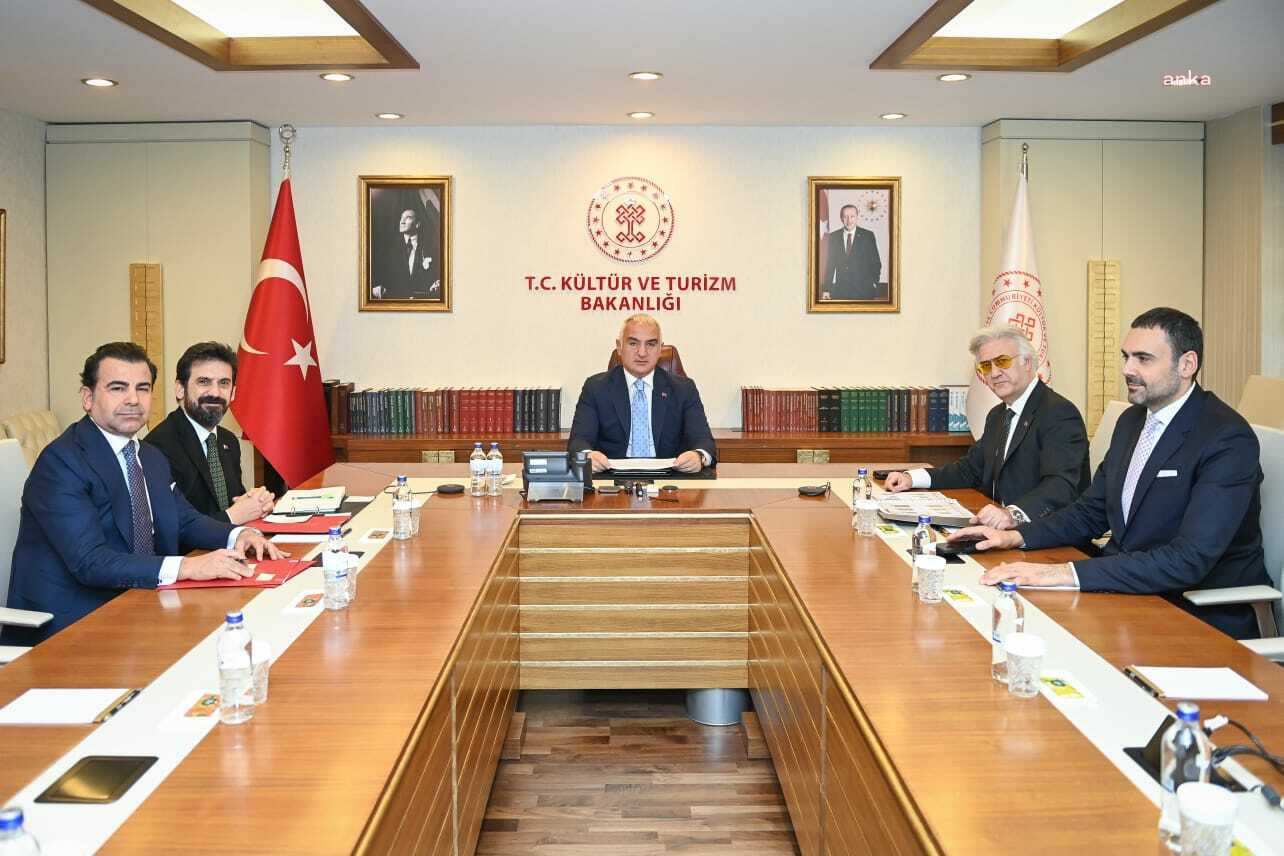 Kültür ve Turizm Bakanı Ersoy, Tamer Karadağlı ile 2023-2024 tiyatro sezonunu değerlendirdi: Devlet Tiyatroları 2 milyondan fazla sanatseveri ağırladı