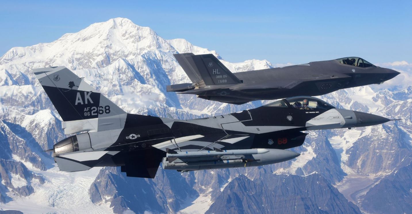 ABD Hava Kuvvetleri’ne ait bir F-35 savaş uçağı Alaska’da düştü