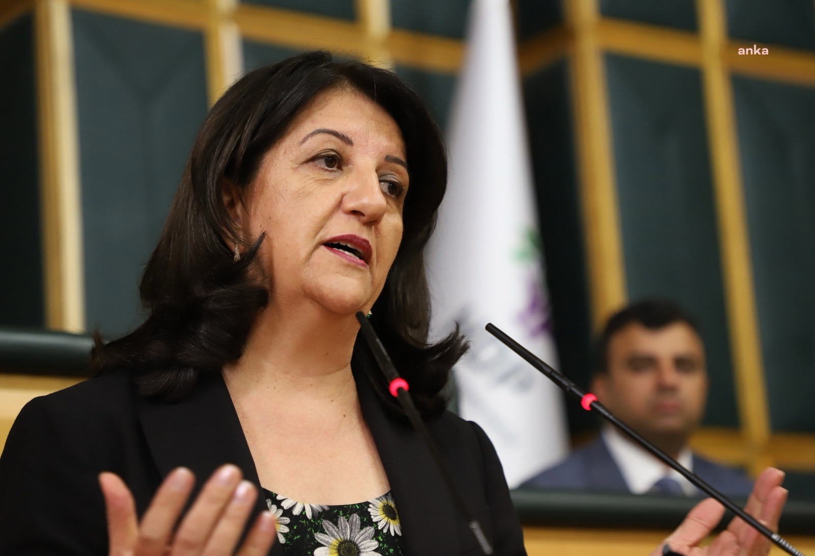 DEM Parti İmralı Heyeti’nden Pervin Buldan, DTK Eş Başkanı Leyla Güven’i cezaevinde ziyaret etti