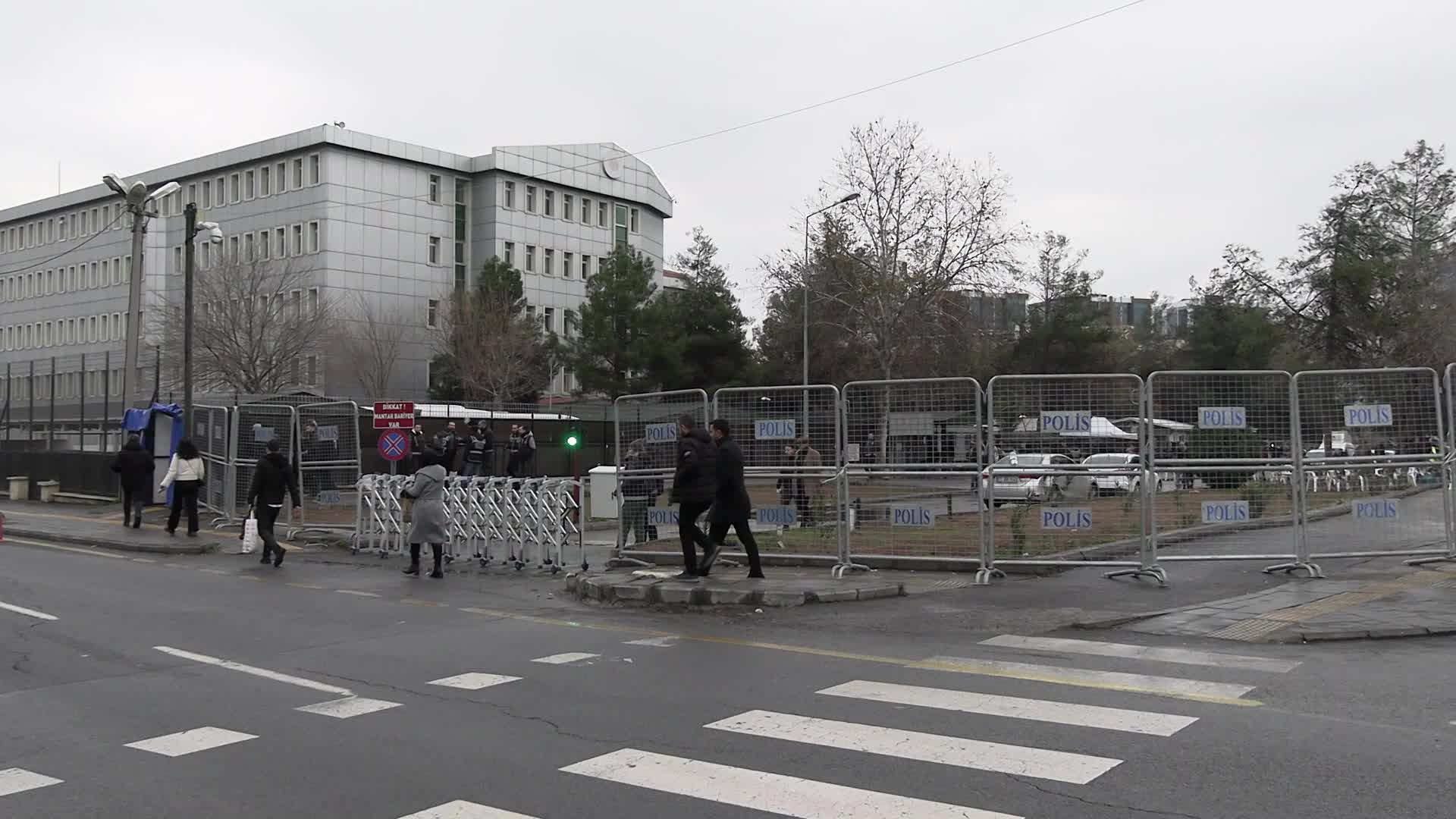 Narin Güran cinayeti davası... Duruşma sanık avukatların savunmasıyla başladı