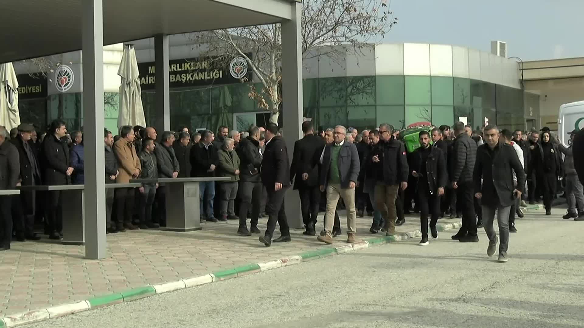 CHP Milletvekili Veli Ağbaba’nın babası Hüseyin Ağbaba son yolculuğuna uğurlandı