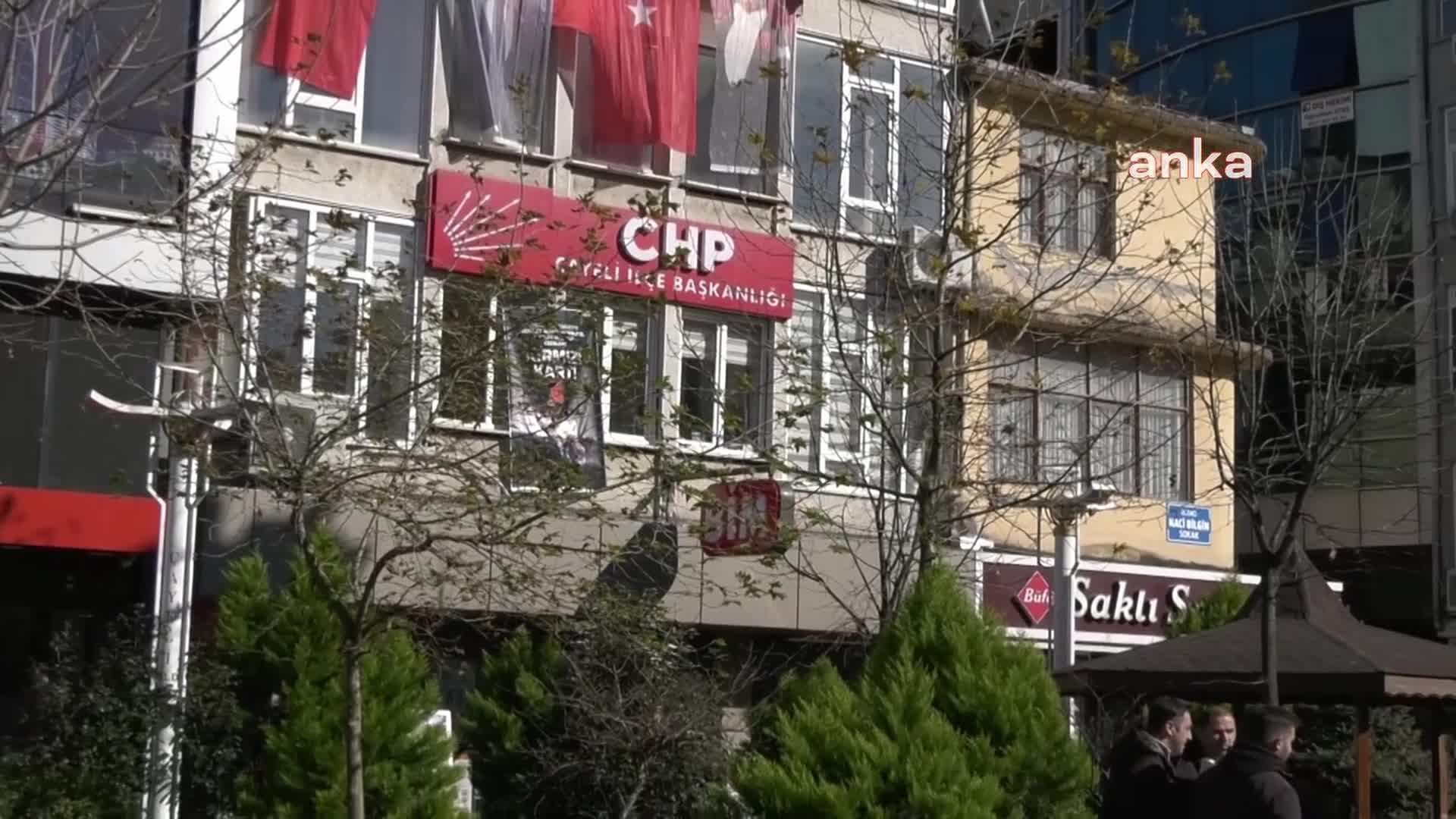 Rize Çayeli'nde CHP'nin "kırmızı kart" eylemi... Çayelili vatandaş: "Zavallı emekliyi dilenci ettiler, kendileri sefalar içine yaşıyorlar"