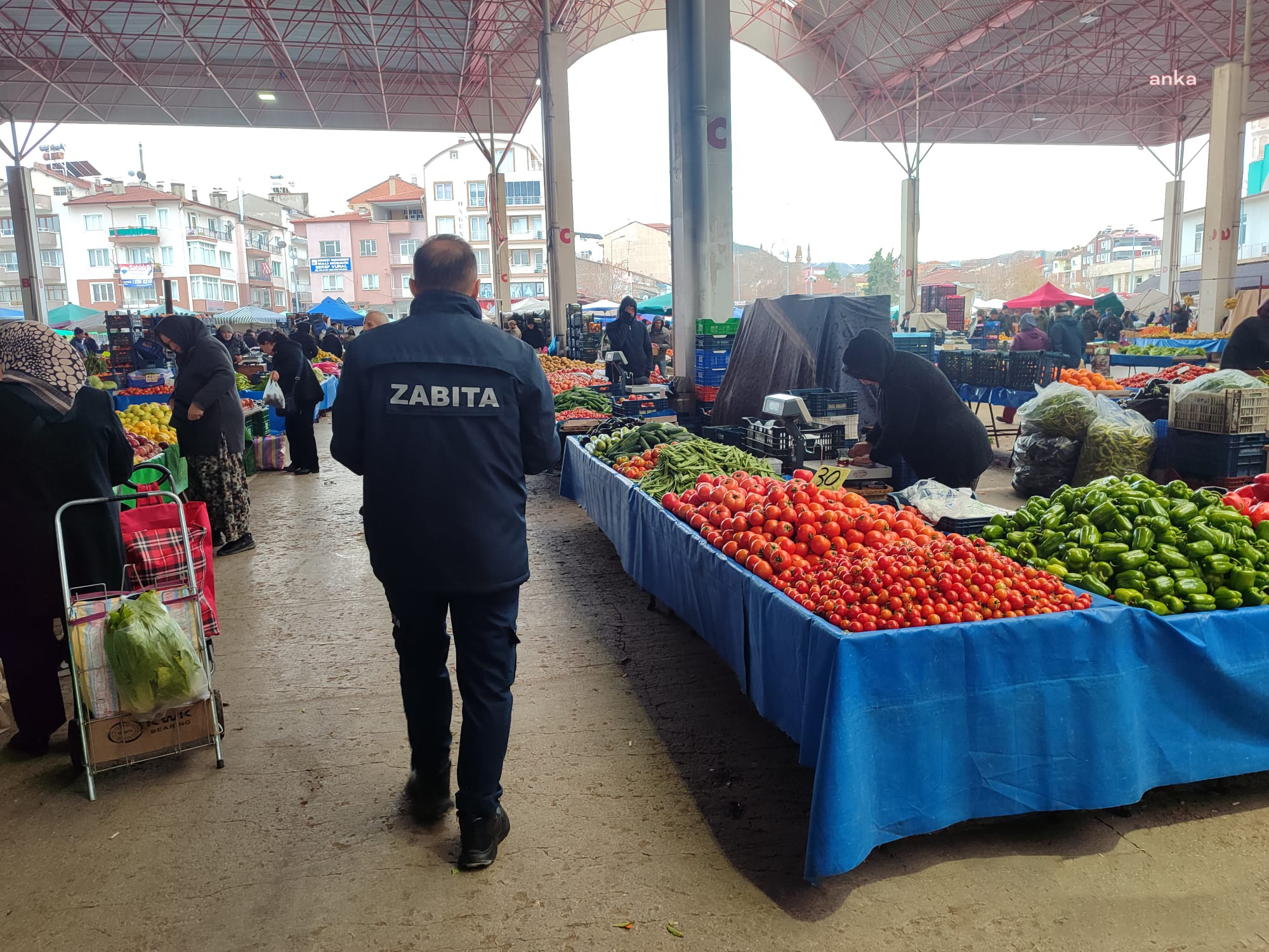 Burdur Belediyesi zabıtasından pazar yerleri denetimi