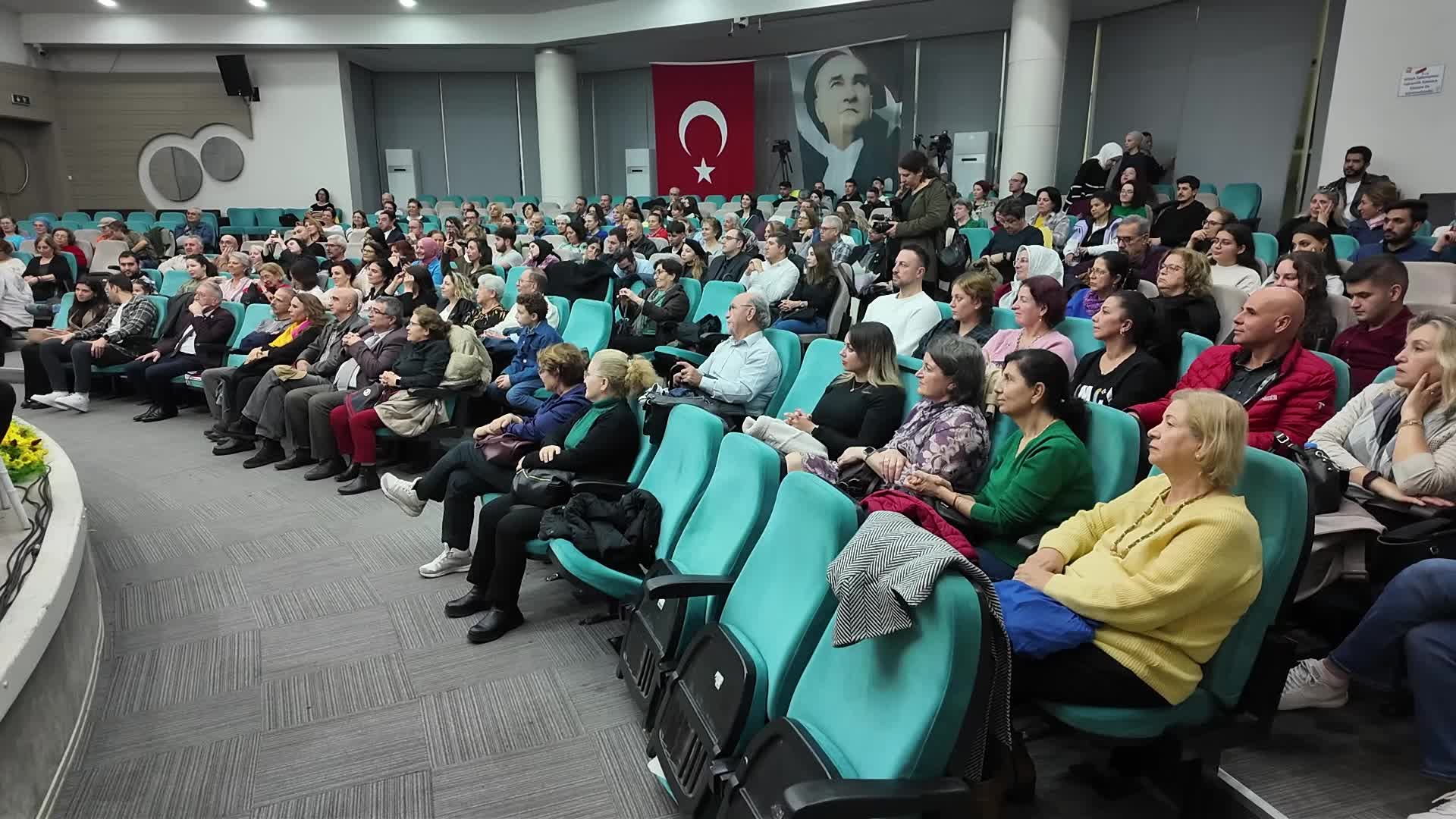 İzmir Barosu Türk Halk Müziği Topluluğu’ndan Bornova'da konser