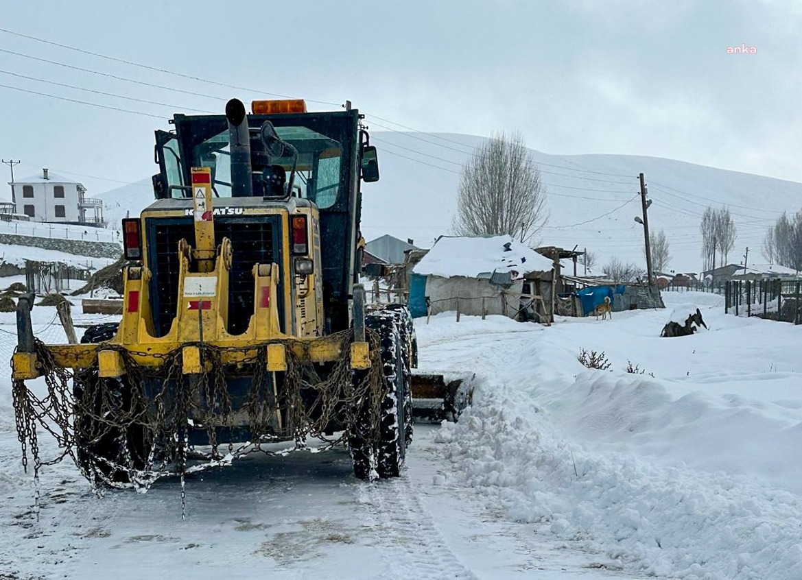 Van'da 255 yerleşim yeri ulaşıma kapandı