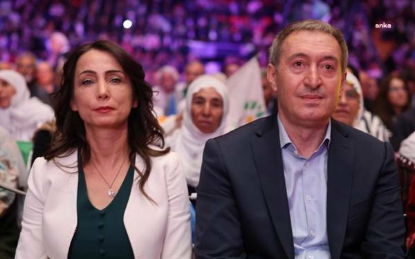 Siirt Belediyesine kayyum atandı... Bakırhan: ''Bir kez daha herkesi demokrasiden yana olmaya davet ediyoruz''