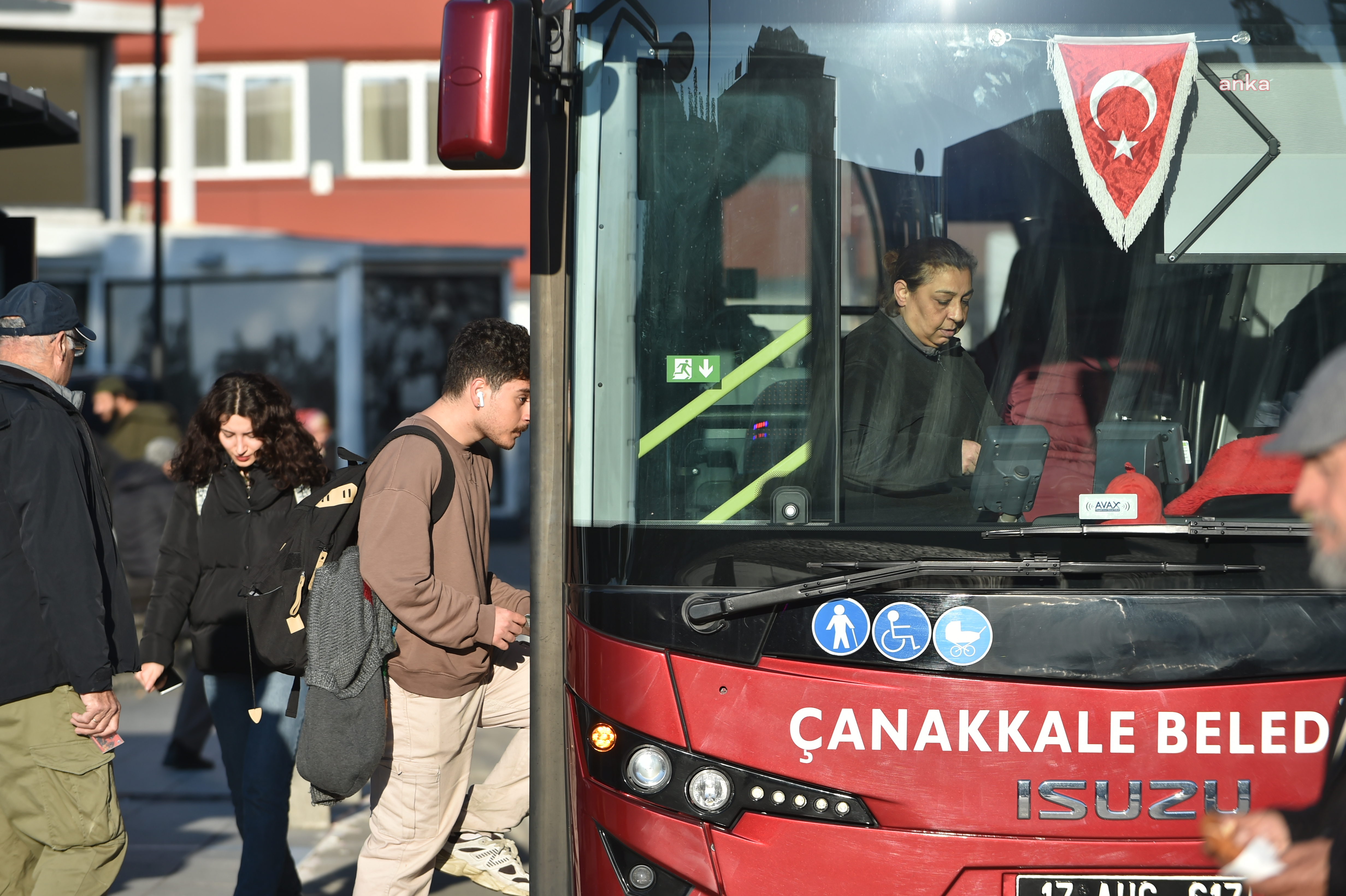 Çanakkale Belediyesi'nden üniversiteye yerleşemeyen veya tercih yapmayanlar için toplu taşımada yeni düzenleme