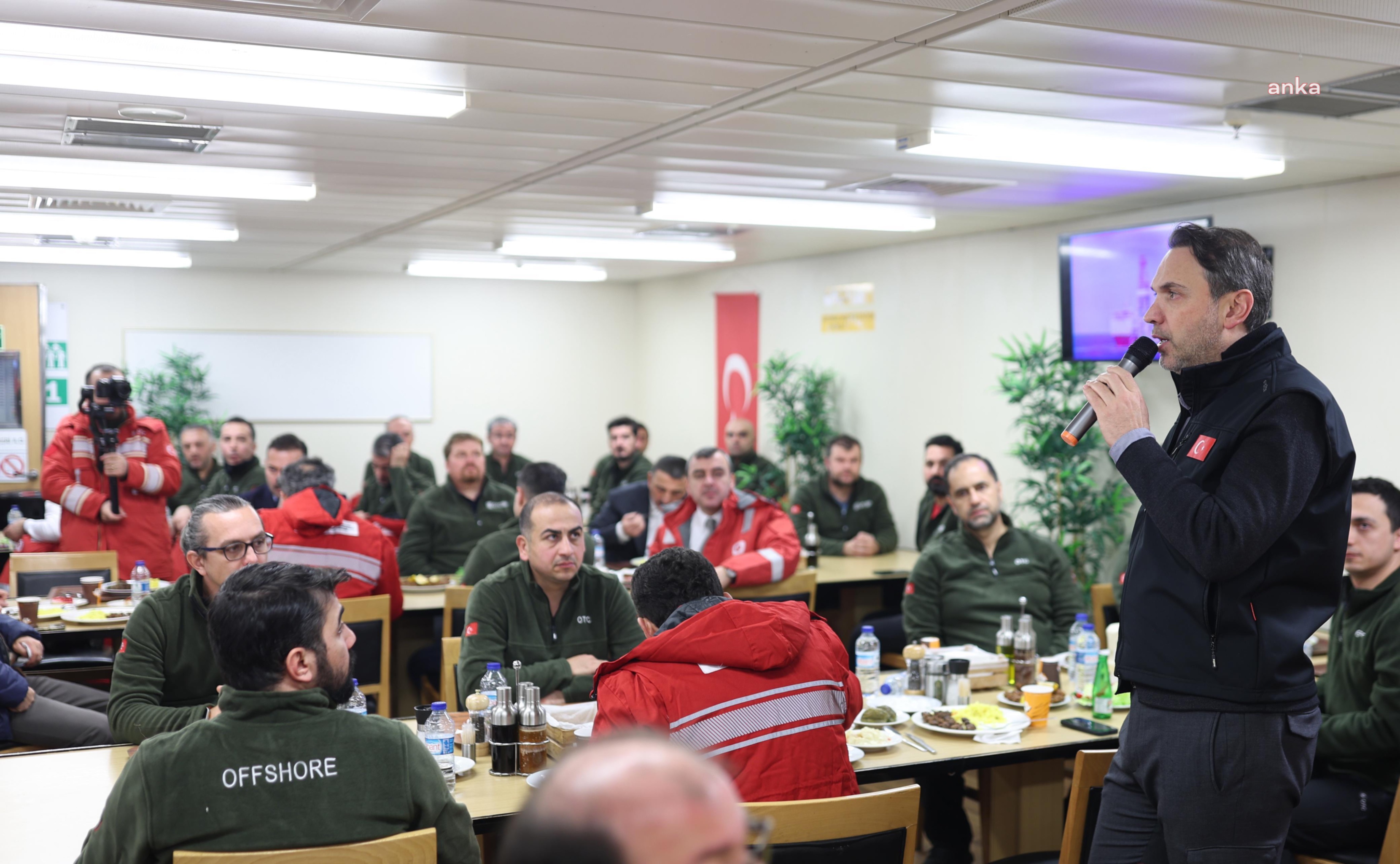 Enerji ve Tabii Kaynaklar Bakanı Bayraktar: "Fatih Sondaj Gemi'mizi 2025'in ilk saatlerinde yeni görevi için uğurlayacağız"