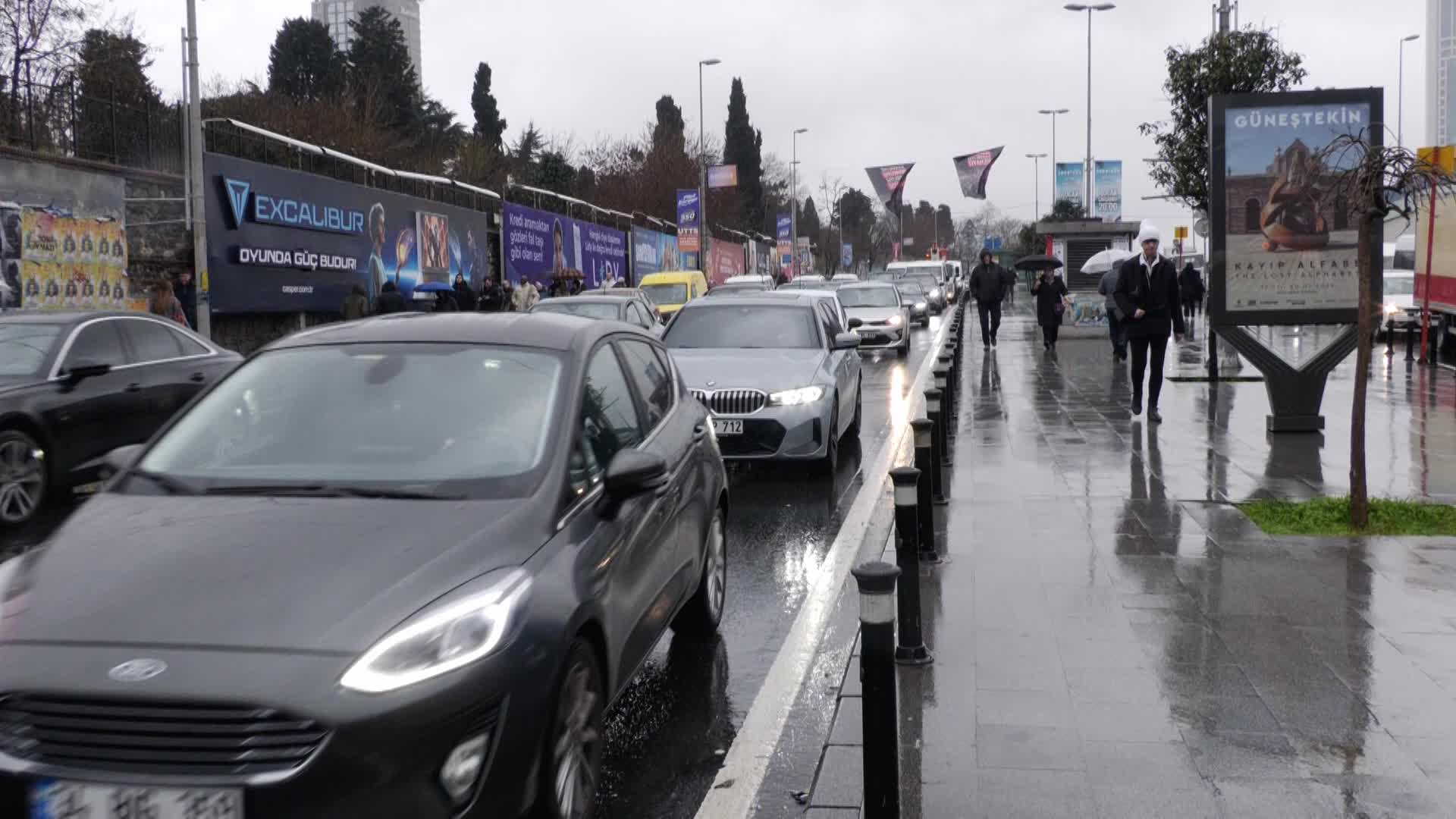  Köprü ve otoyol zammına sürücüler isyan etti: Gırtlağımıza kadar dolduk.. Vatandaşın sırtından inmiyorlar. Çok kızgınız, biraz ellerini vicdanına koysunlar