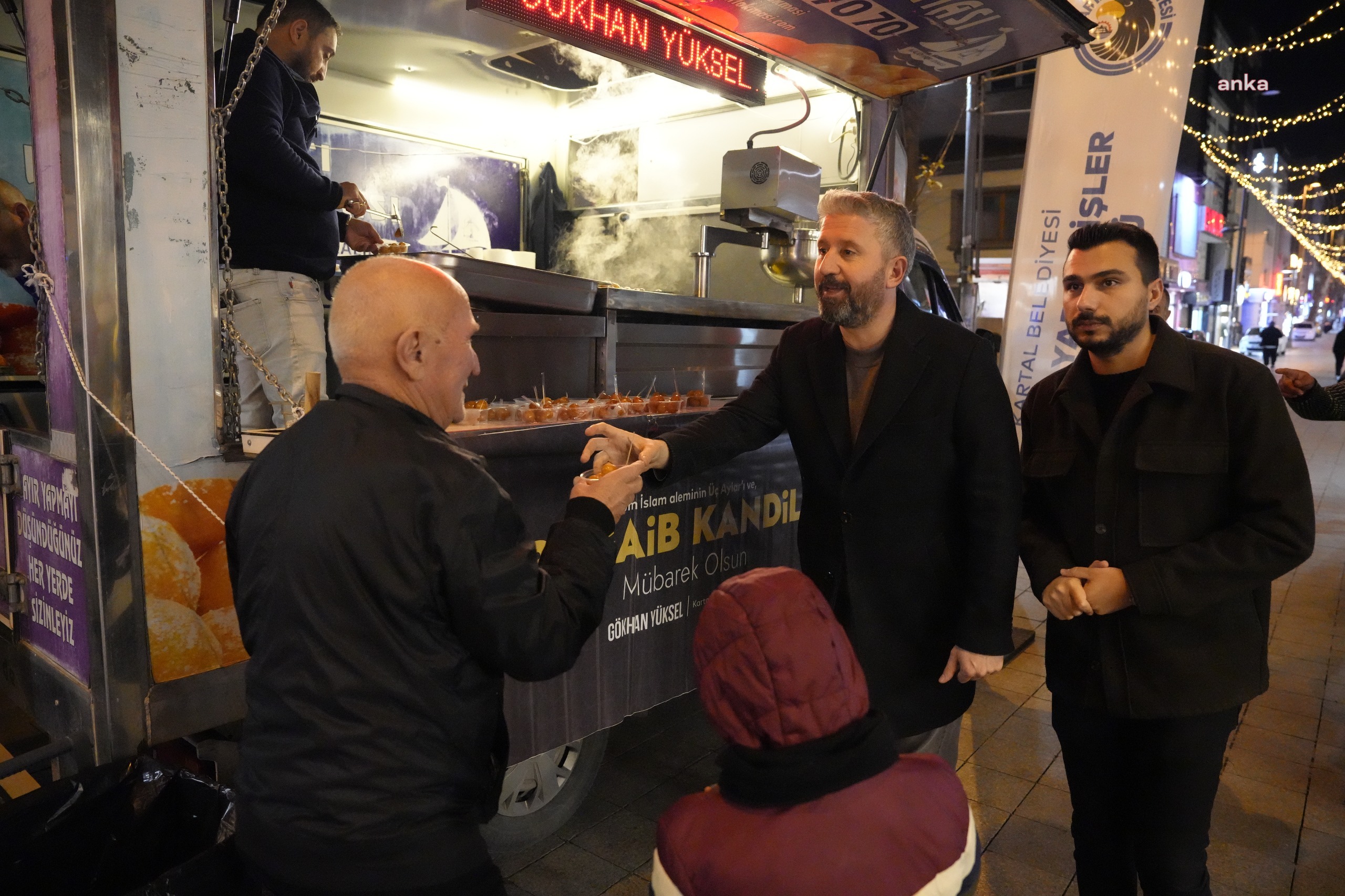 Kartal Belediyesi'nden vatandaşlara lokma ikramı