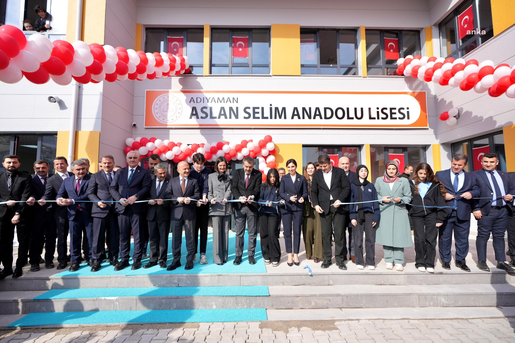 Milli Eğitim Bakanı Tekin, eski Merkez Bankası Başkanı Hafize Gaye Erkan'ın oğlunun adını taşıyan lisenin açılışını yaptı