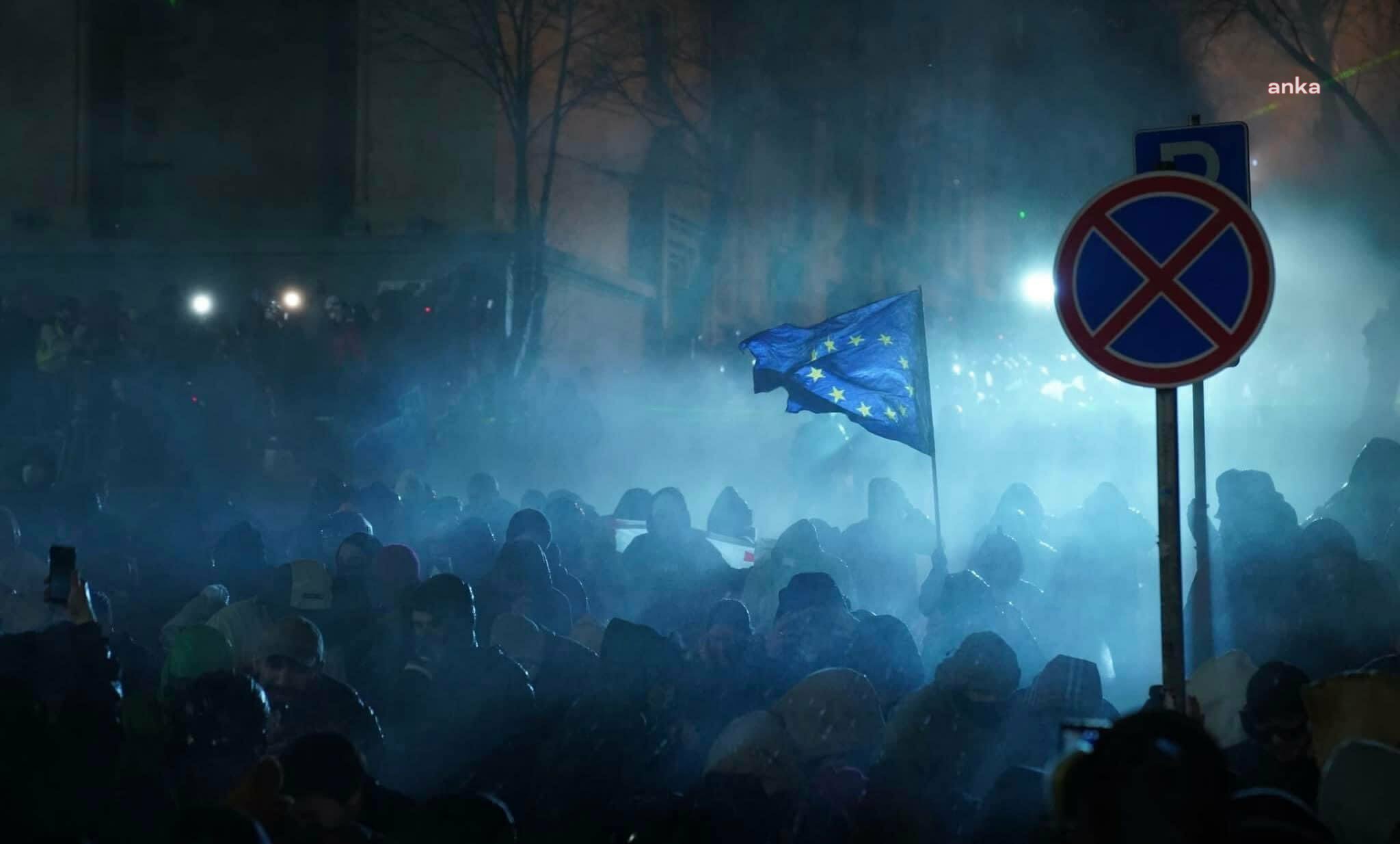 Gürcistan’da polis, hükümet karşıtı protestolarda muhalefet liderlerinden birini gözaltına aldı 