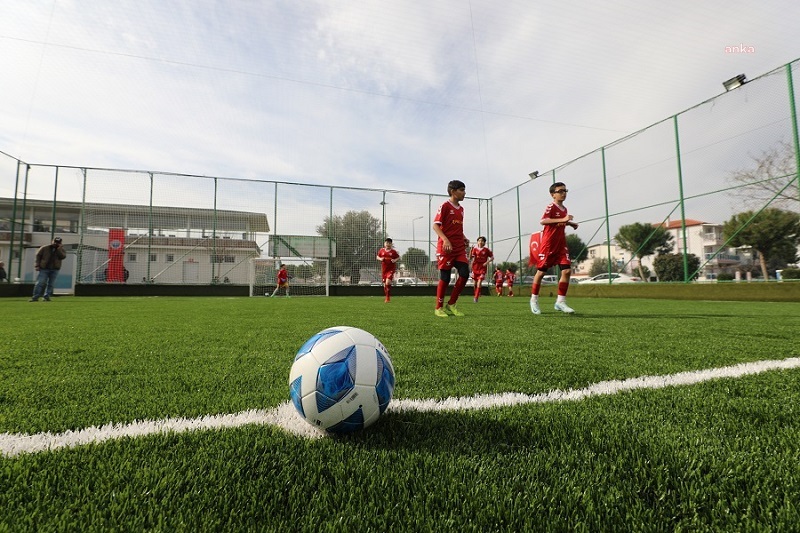 Menderes’in atıl spor tesisi tümüyle yenilendi