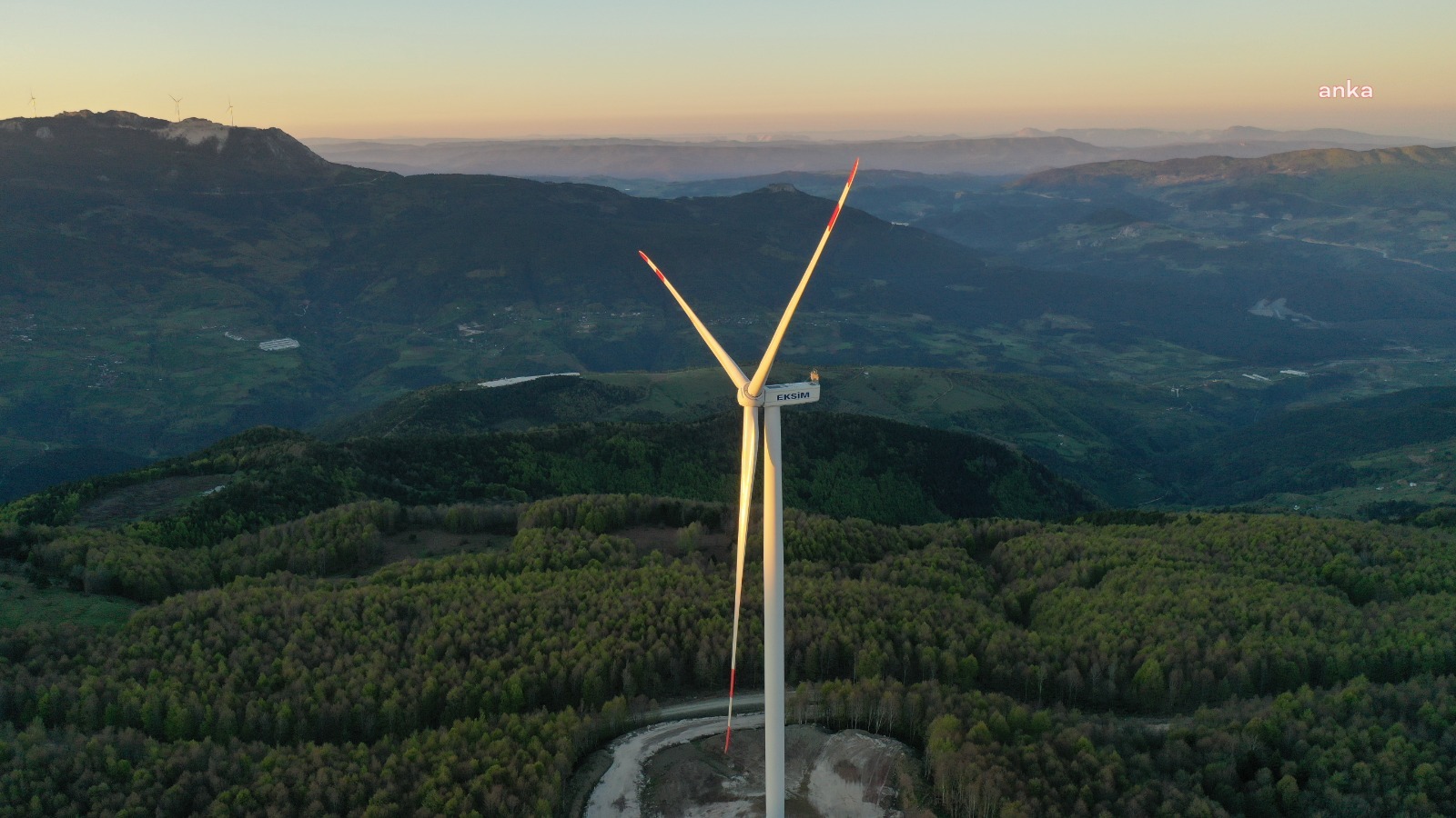 Eksim Enerji CEO’su Arkın Akbay: “Enerji dönüşümünde hızlanmamız gerekiyor”