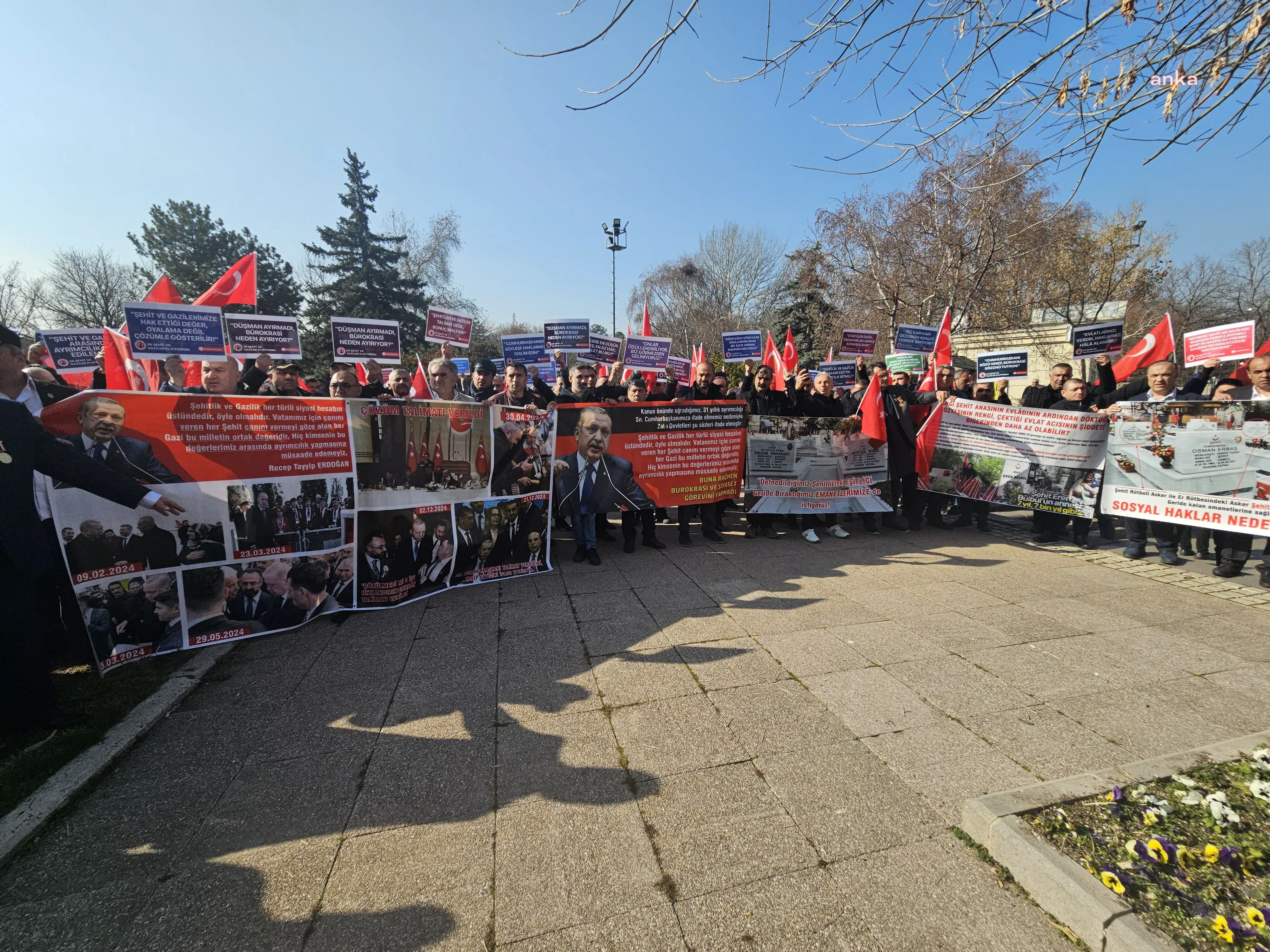 Şehit aileleri ve gaziler: "Taleplerimiz karşılanmazsa Çalışma ve Sosyal Güvenlik Bakanlığı bahçesine protezlerimizi iade edeceğiz"