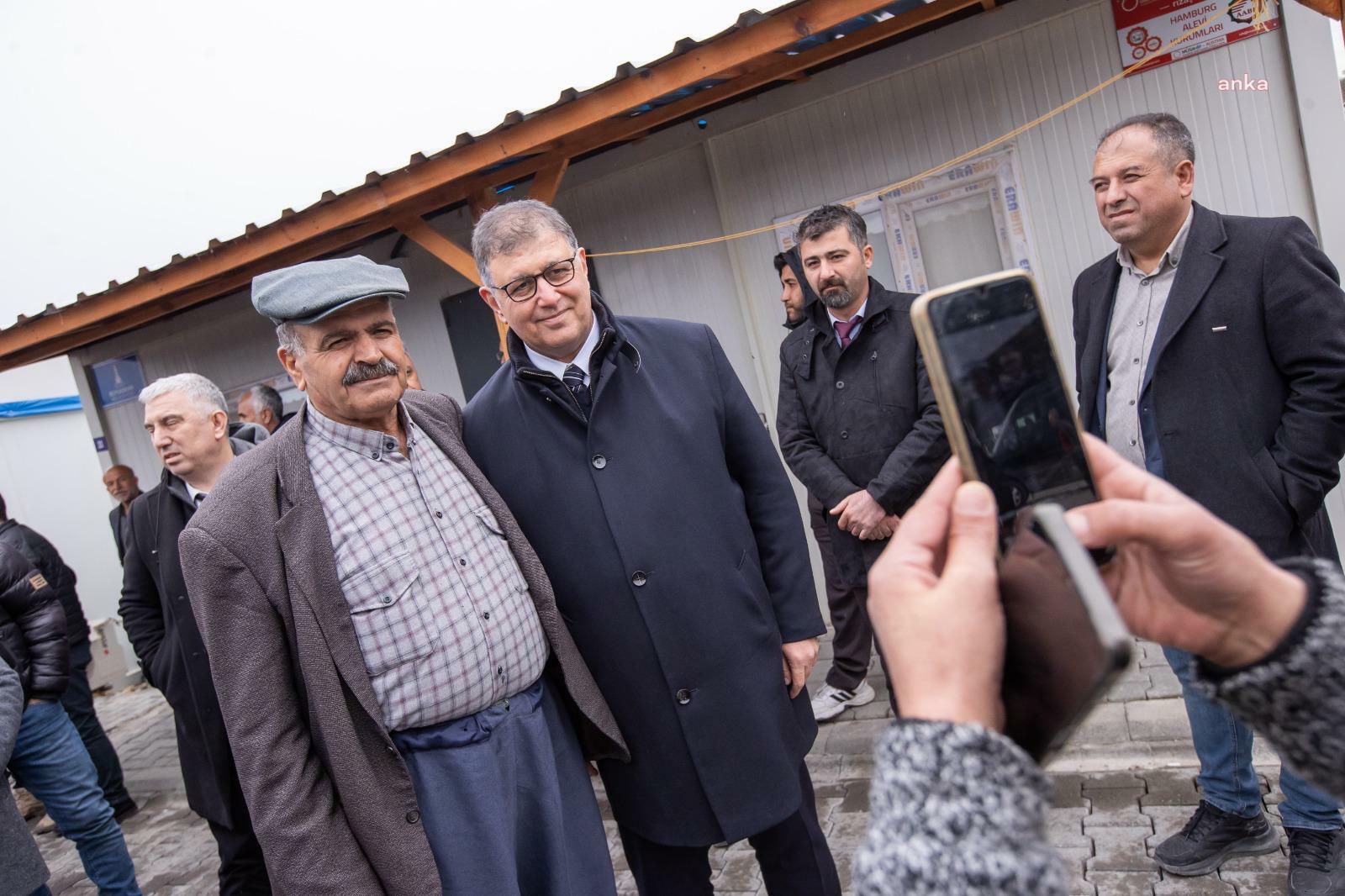 İzmir Büyükşehir Belediye Başkanı Tugay’dan felaketin ikinci yılında halkla beraber sessiz yürüyüş