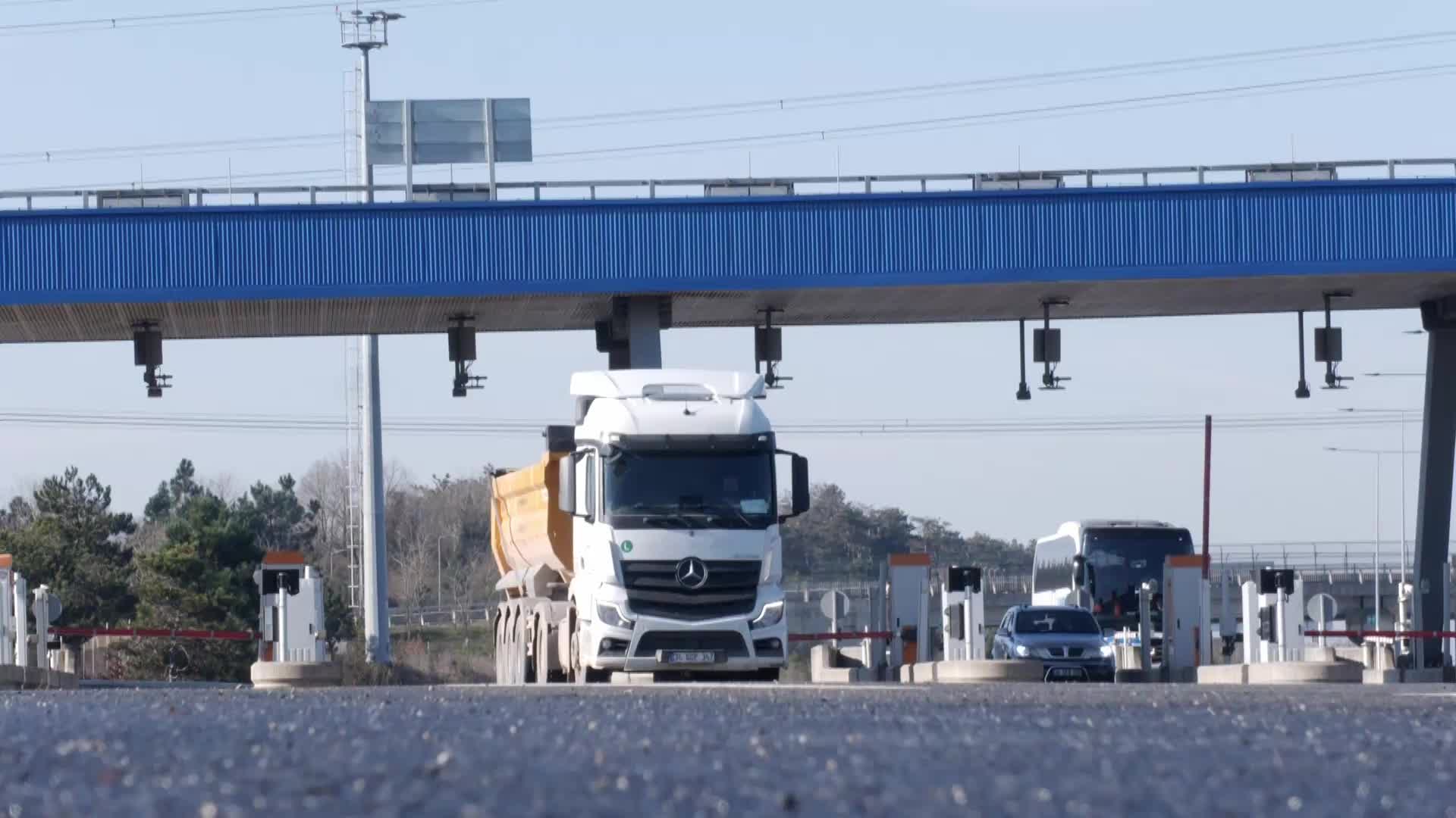 Zamlar nakliyecileri isyan ettirdi: “Yol olsun, köprü olsun, otoban olsun, mazot olsun yetiştiremiyoruz”