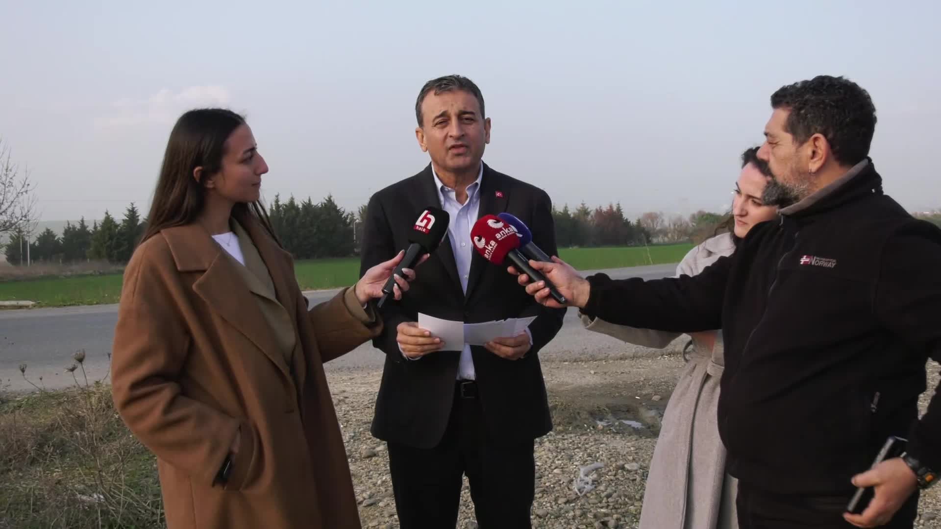 Silivri'de açıklama yapan Burhanettin Bulut: "Beş arkadaşımız ve içeride olan birçok arkadaşımız tamamen siyasi gerekçelerle içeride"