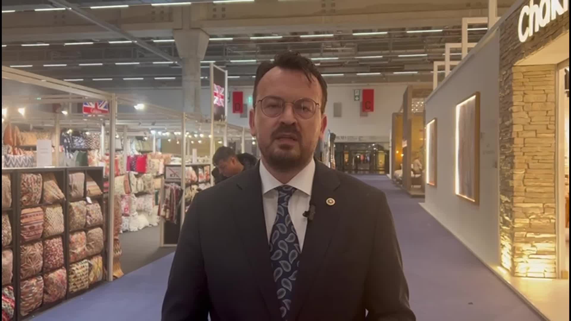 CHP'li Şeref Arpacı, Heimtextil Frankfurt 2025 Fuarı'nda: "Sanayici ve ihracatçı hükümete kırmızı kart göstermeye hazır"