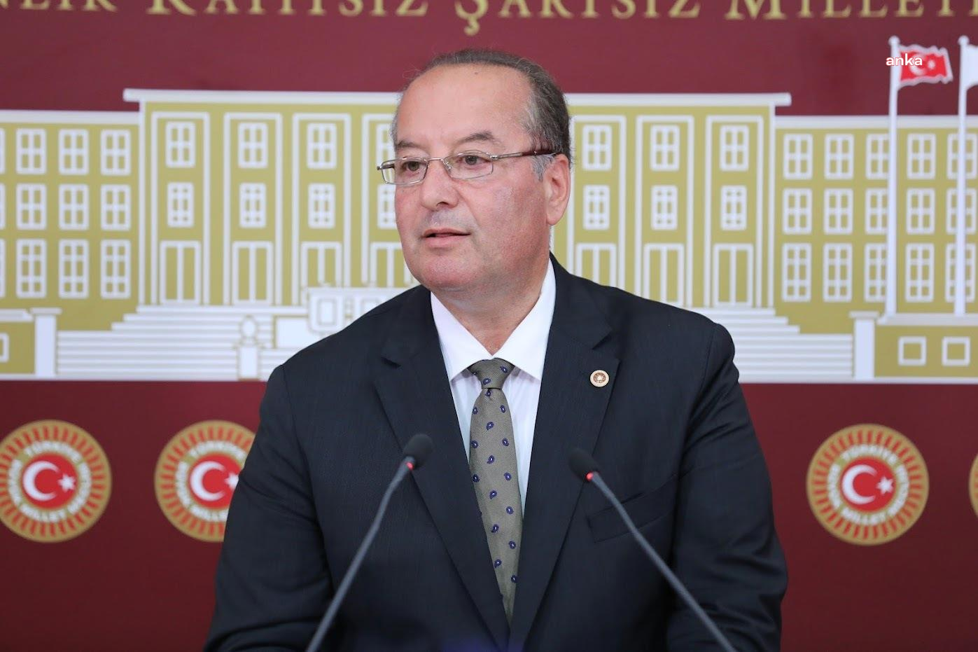 CHP'li Akay'dan emekli maaşı tepkisi: "İktisattan bihaber iktidar, hâlâ ücret artışlarını düşük tutarak enflasyonu dizginleyeceğini düşünüyor"