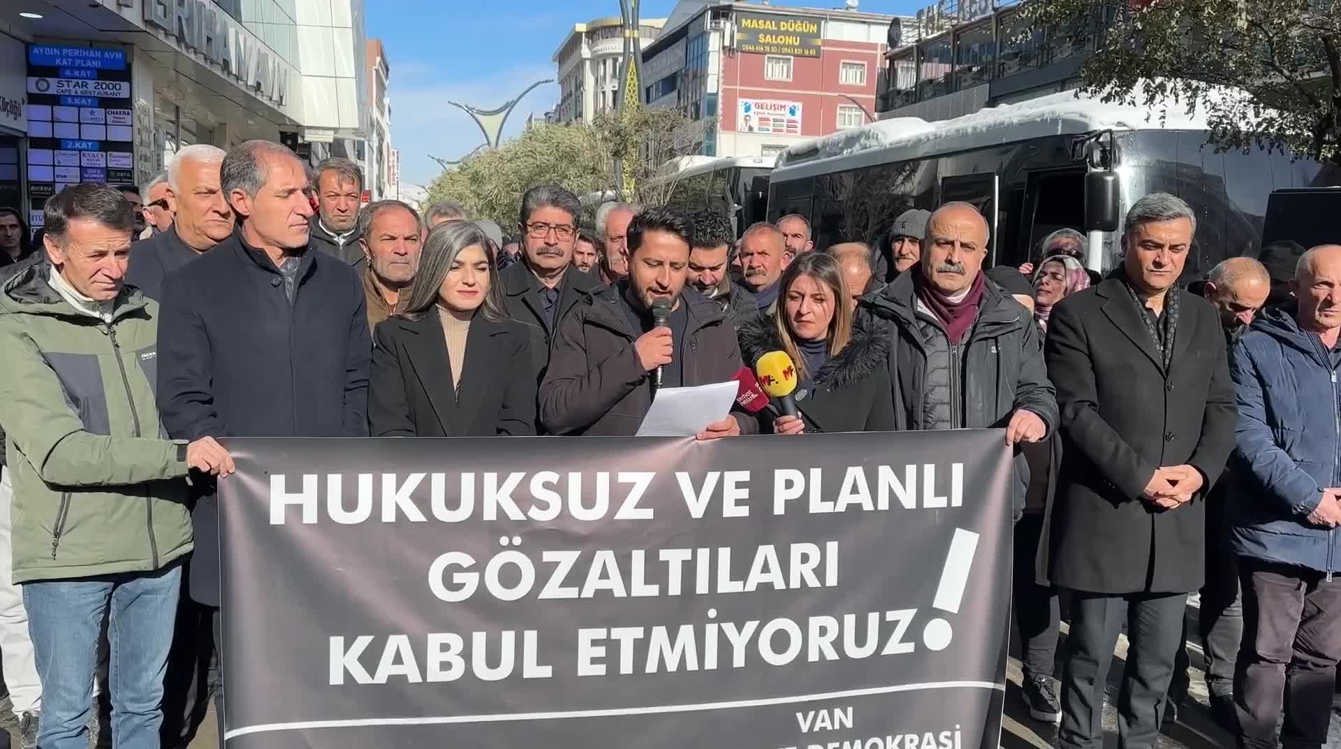 Van’da, önceki dönem eş başkanların gözaltına alınması protesto edildi