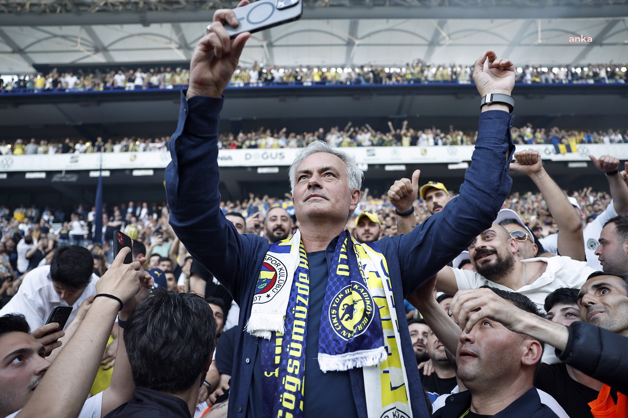 Fenerbahçe Teknik Direktörü Jose Mourinho ameliyat oldu