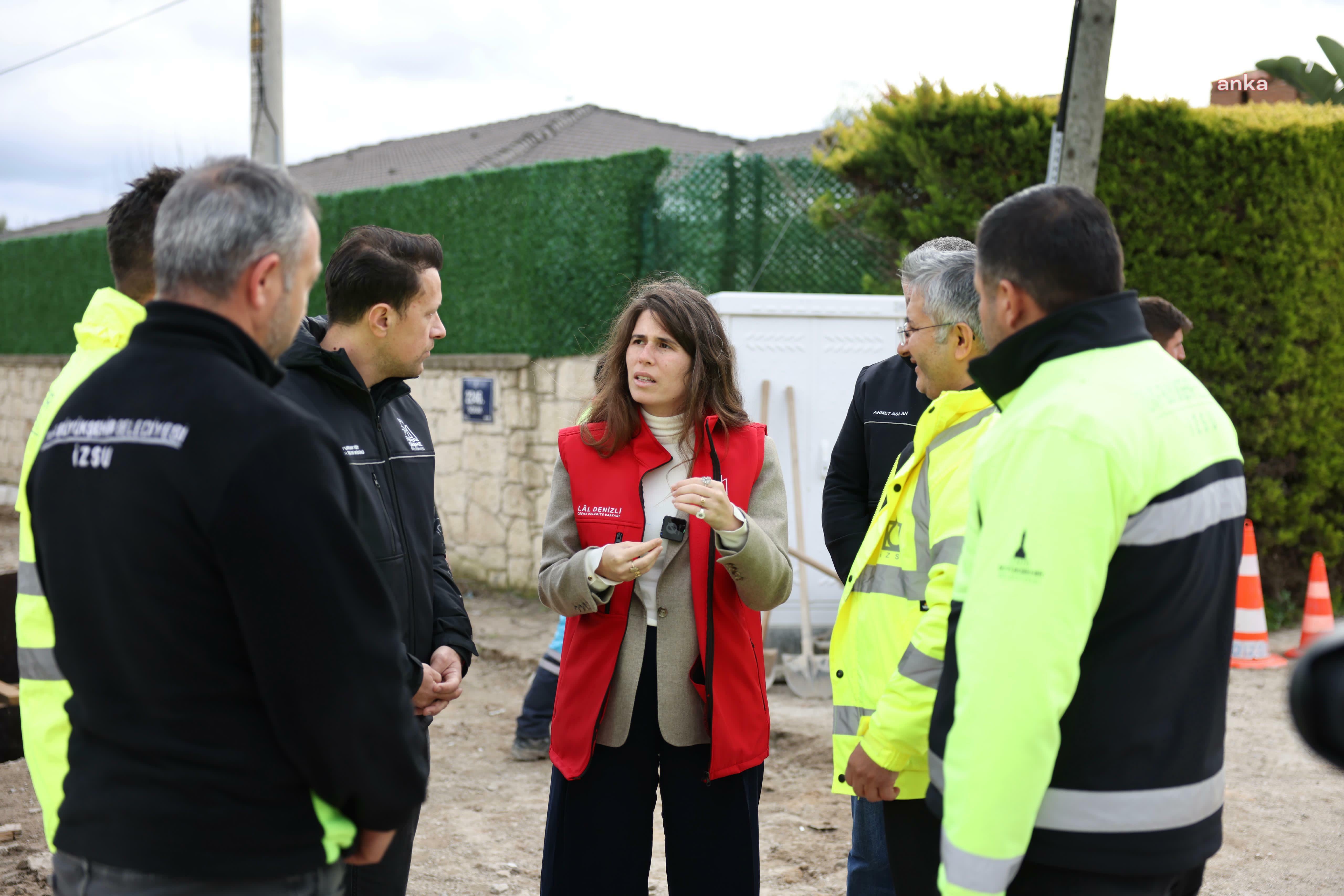 Çeşme Belediye Başkanı Denizli, yağmur suyu hattı çalışmalarını inceledi