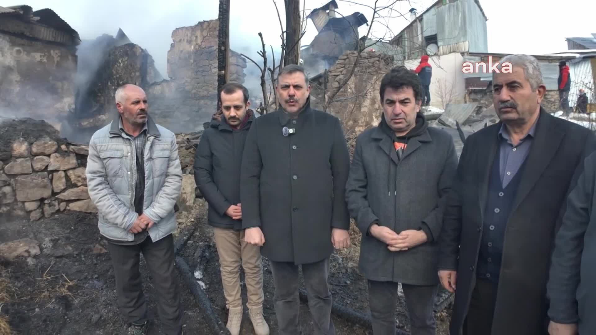 Erzurum'da yangın: 10 ev, 5 ahır ve 3 depo küle döndü