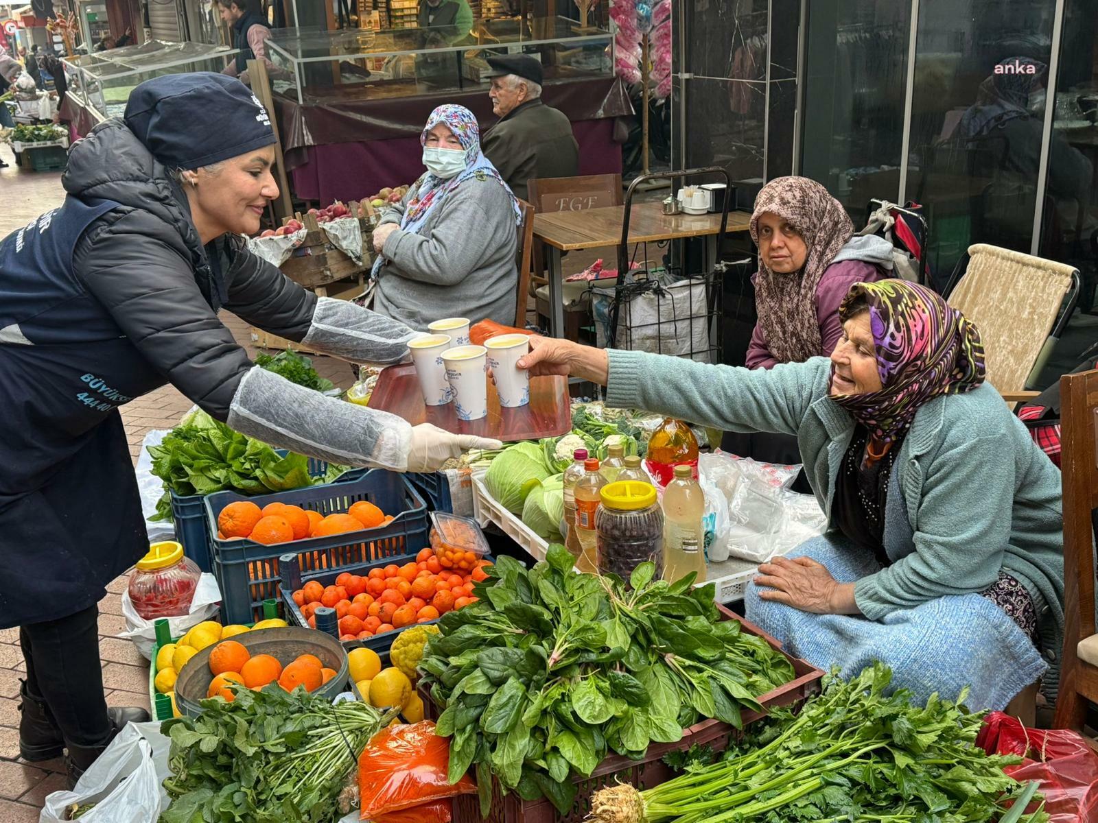 Aydın Büyükşehir Belediyesi’nin çorba ikramı ilçelerde sürüyor