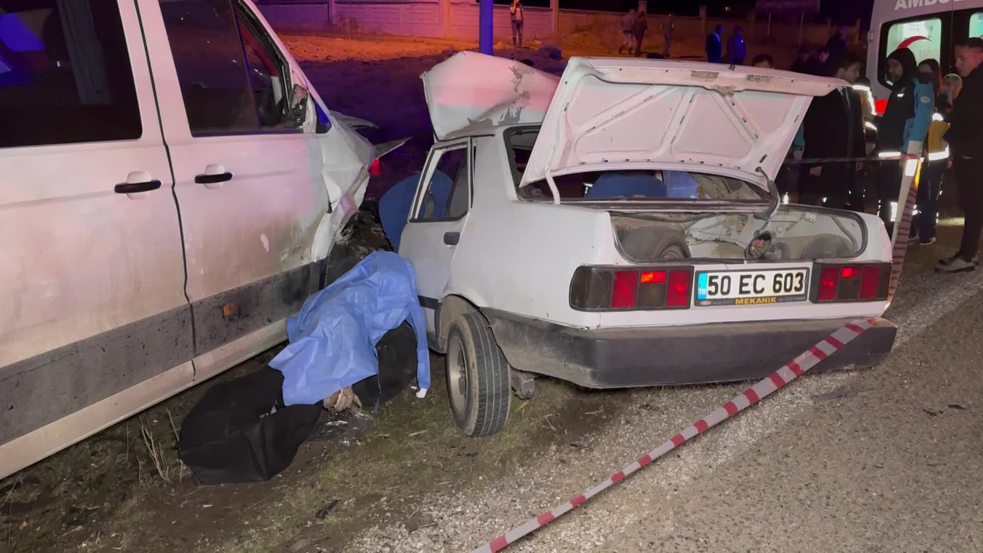 Aksaray'da trafik kazası: Baba-kız hayatını kaybetti, bir kişi yaralandı