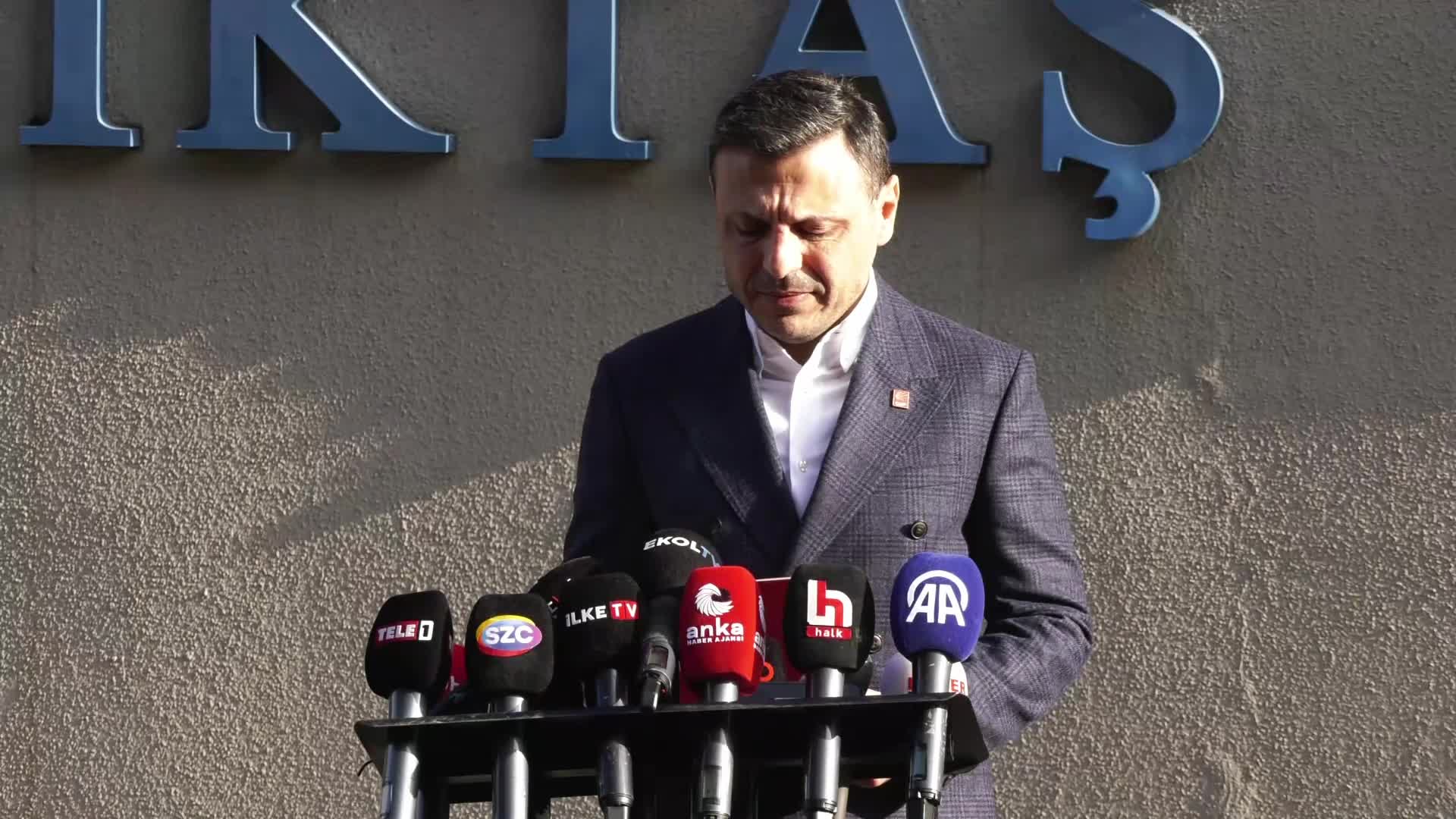 Özgür Çelik, Beşiktaş Belediyesi’nde: “Başkanımız dönene kadar tamamı CHP’li olan meclis üyelerinden vekil seçilecek” 